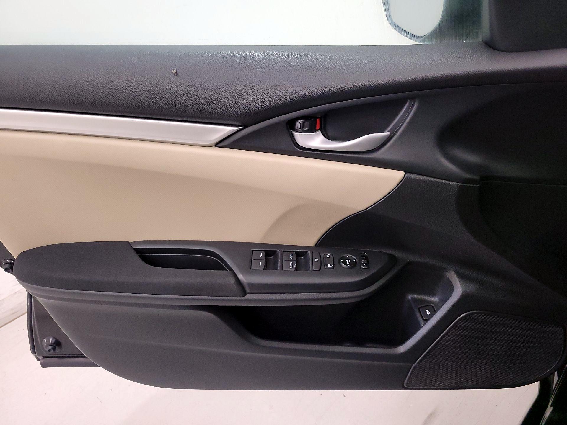 Thumbnail: 2016 Honda Civic - 12