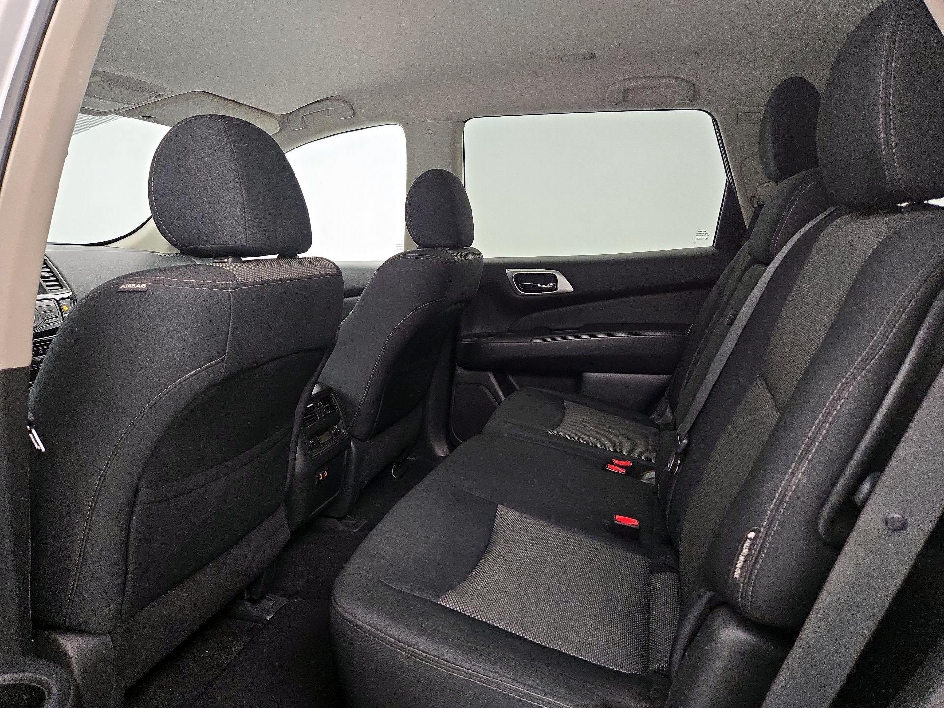 Thumbnail: 2019 Nissan Pathfinder - 19