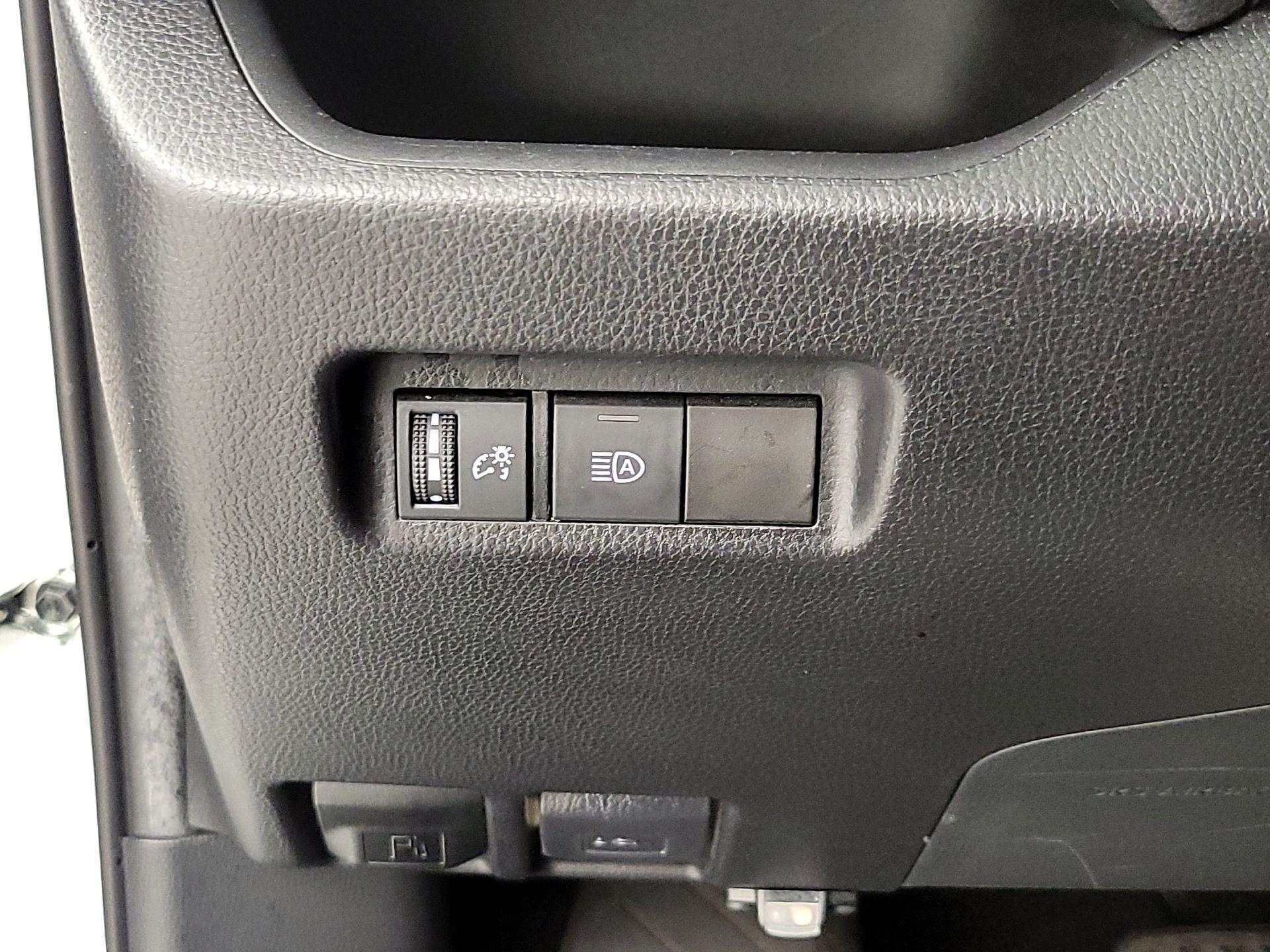 Thumbnail: 2020 Toyota RAV4 - 13