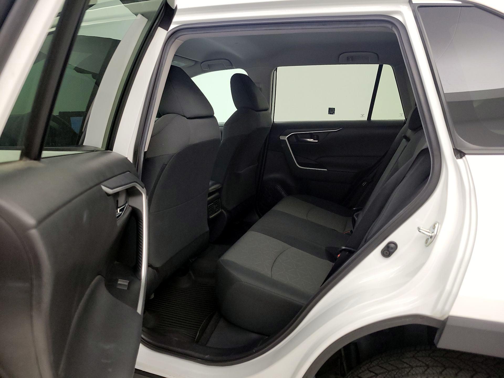 Thumbnail: 2020 Toyota RAV4 - 19