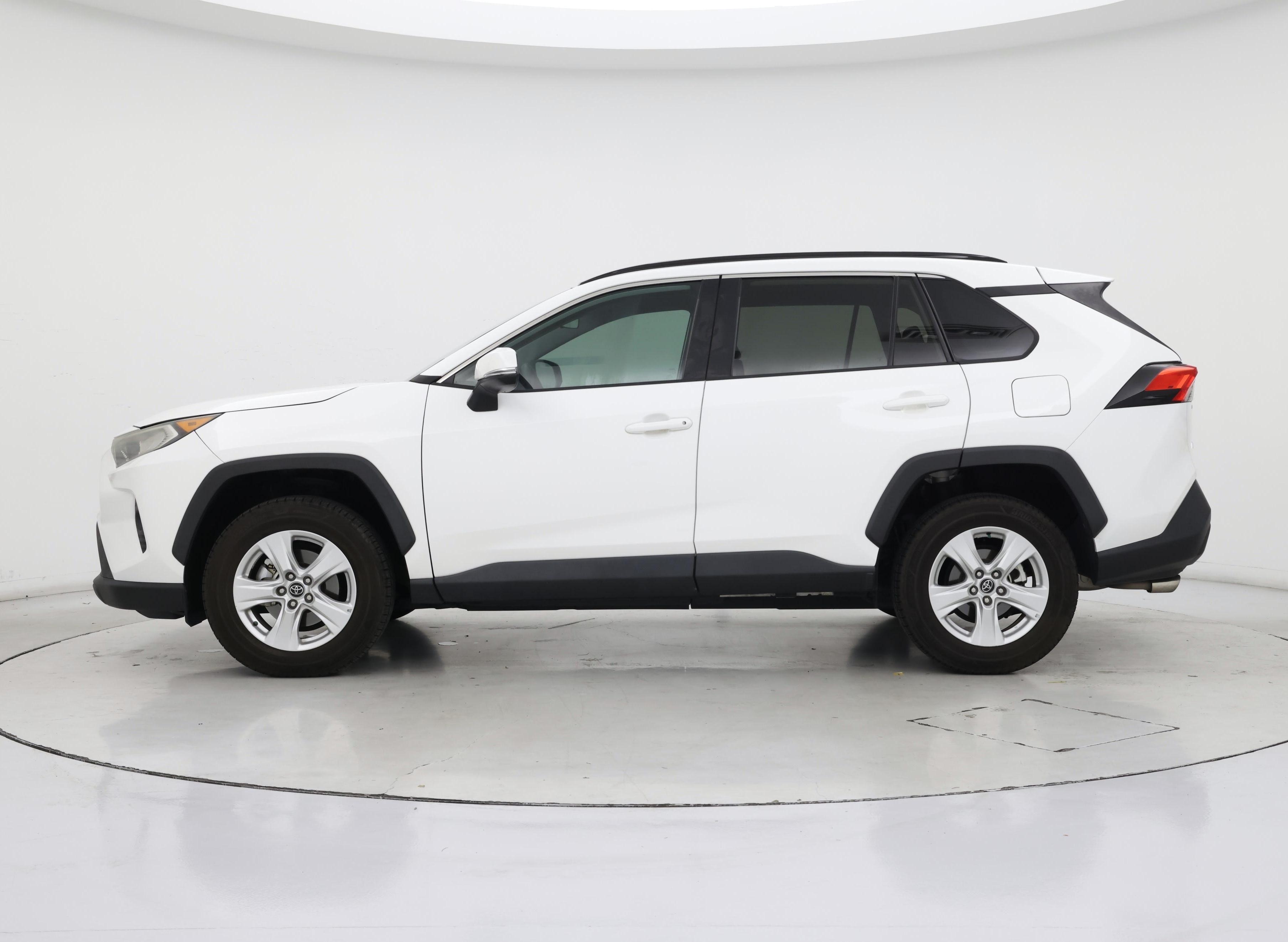Thumbnail: 2020 Toyota RAV4 - 3