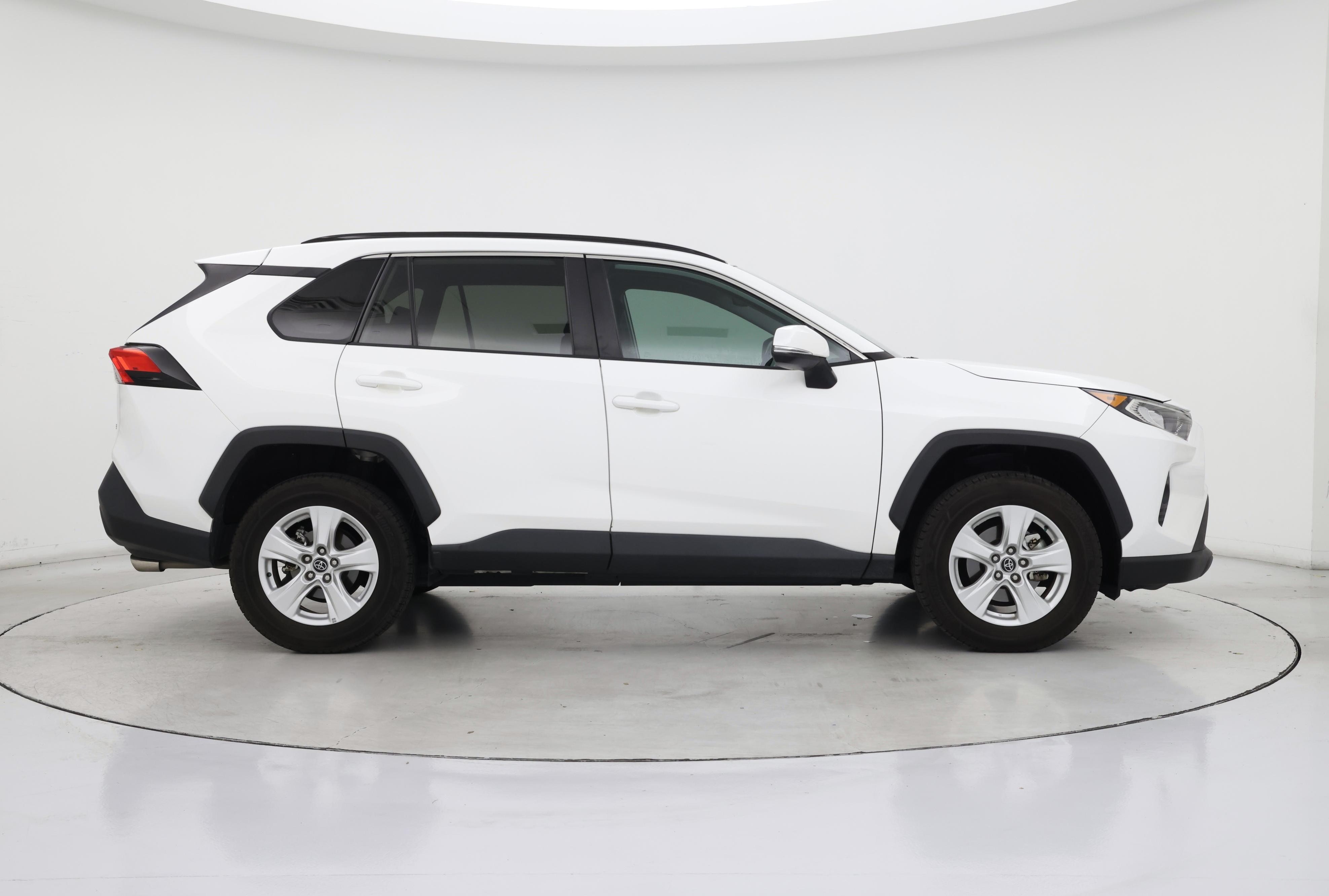 Thumbnail: 2020 Toyota RAV4 - 7