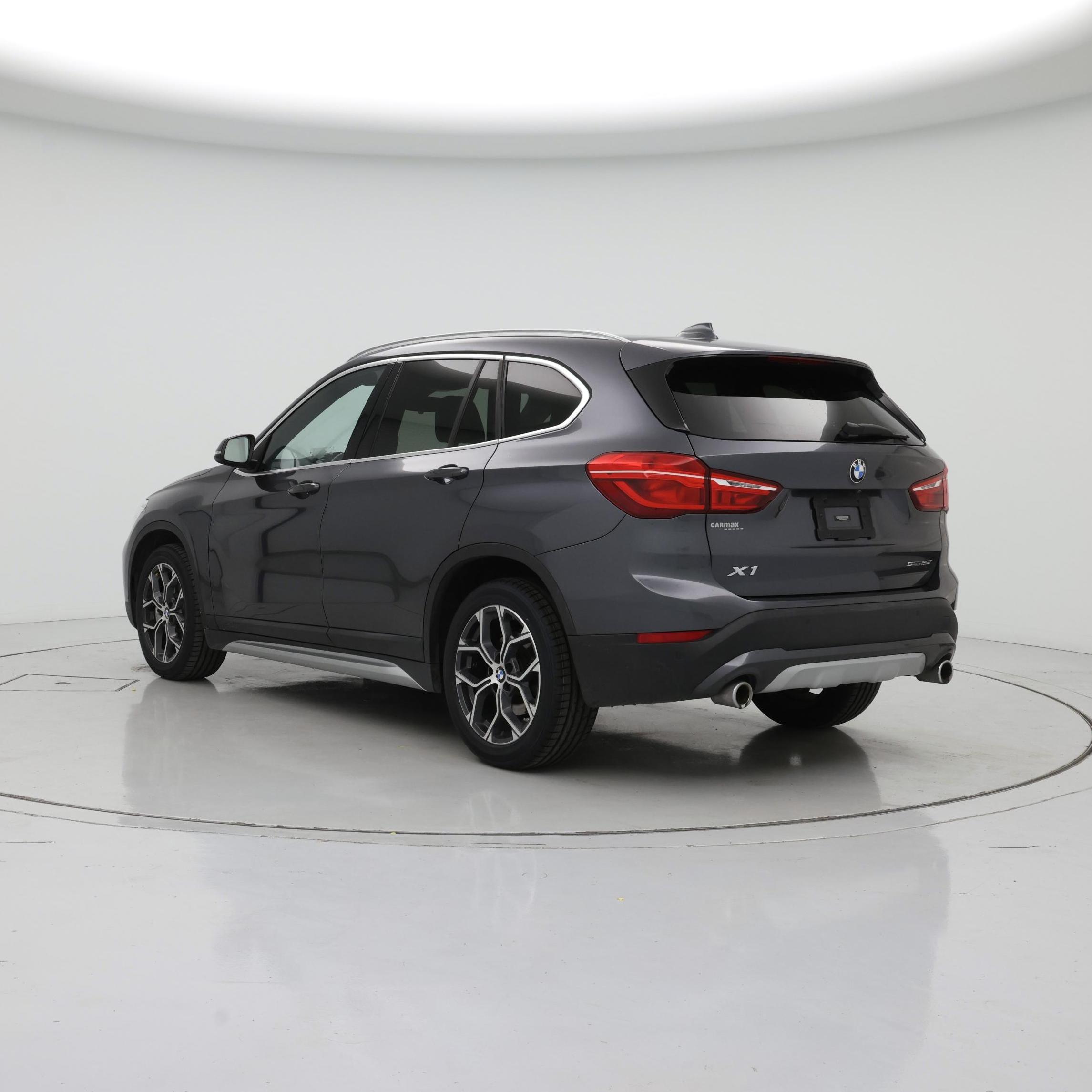 Thumbnail: 2021 BMW X1 - 2