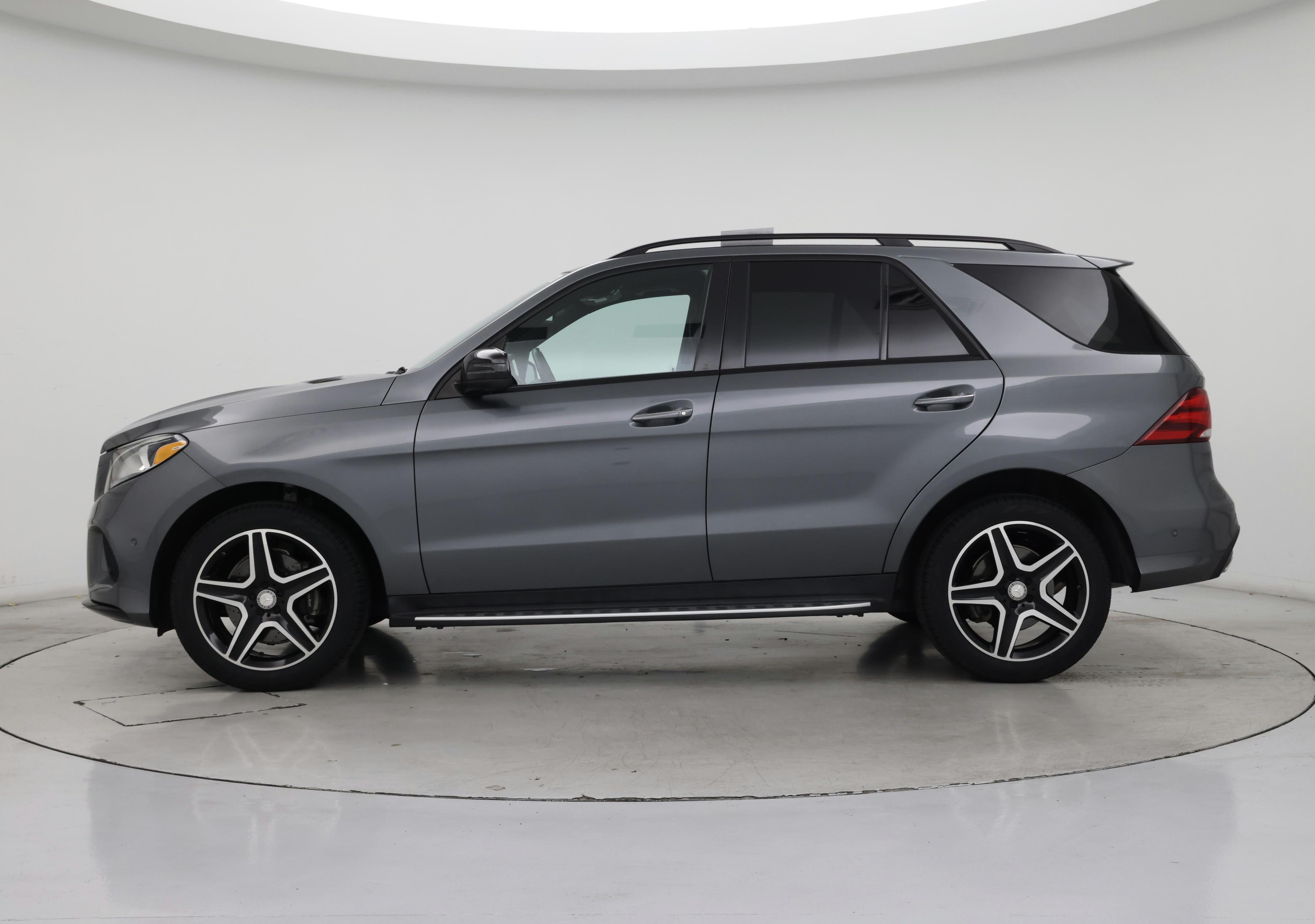 Thumbnail: 2017 Mercedes-Benz GLE - 3