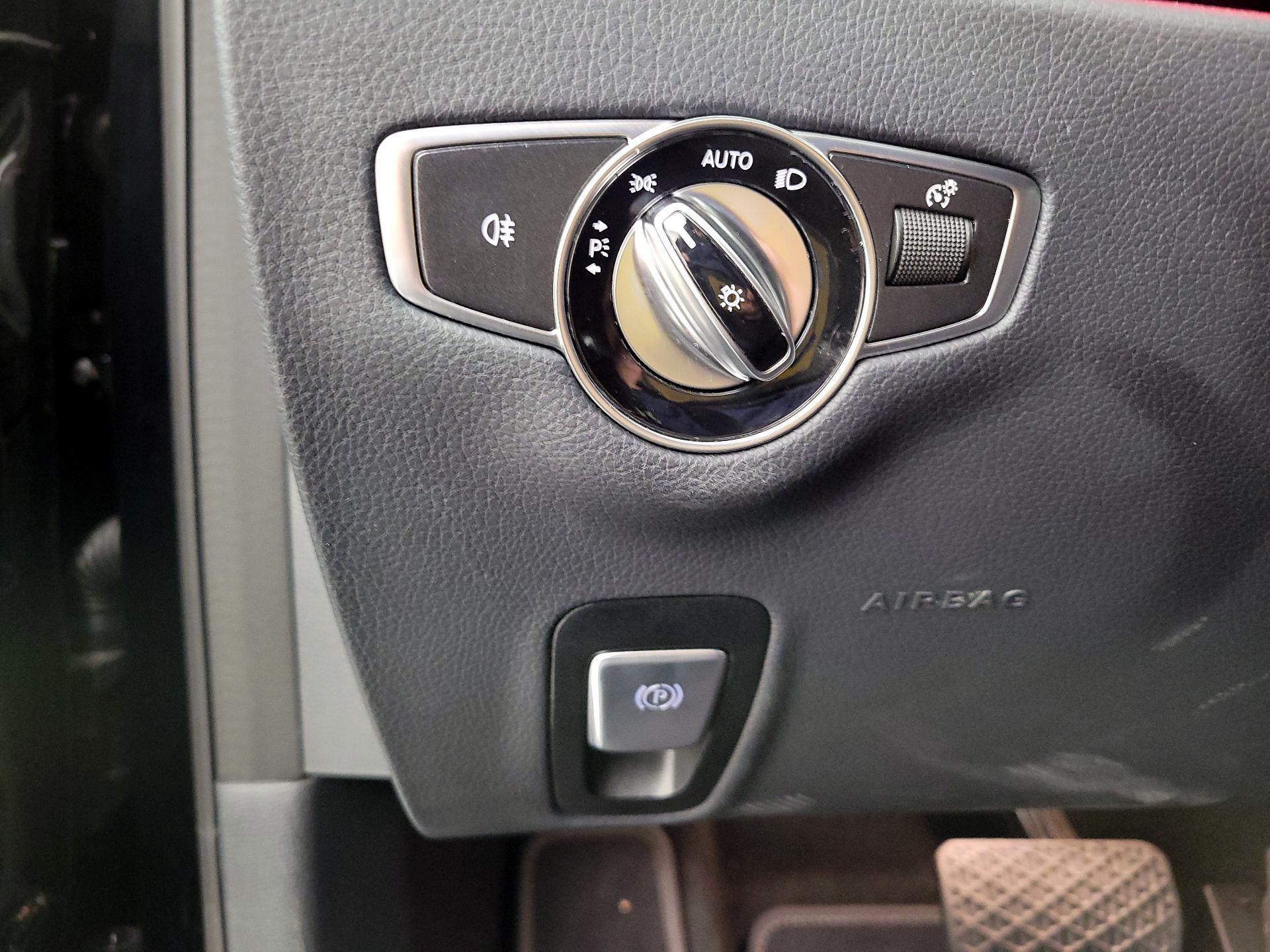 Thumbnail: 2022 Mercedes-Benz E-Class - 13
