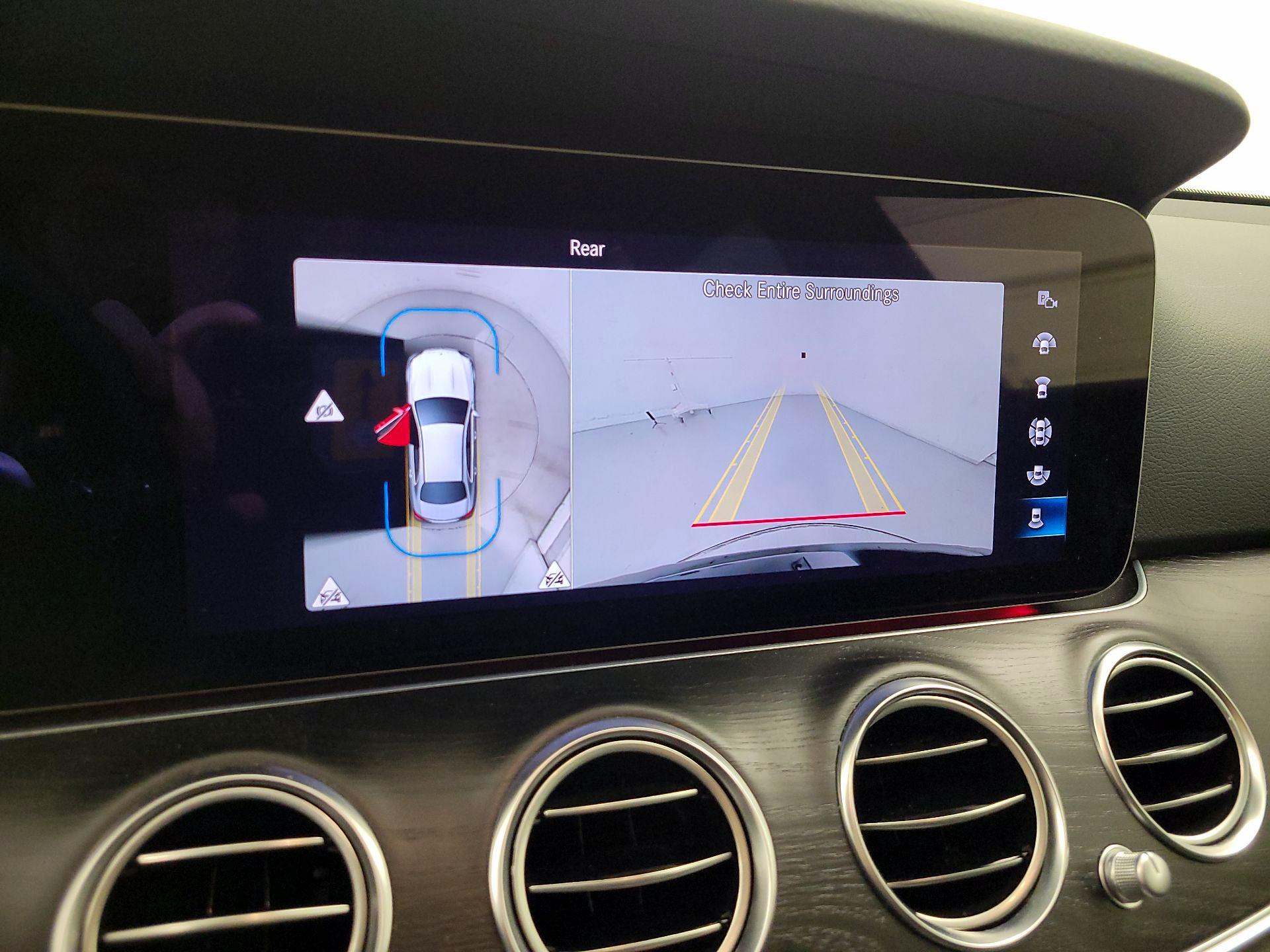 Thumbnail: 2022 Mercedes-Benz E-Class - 14