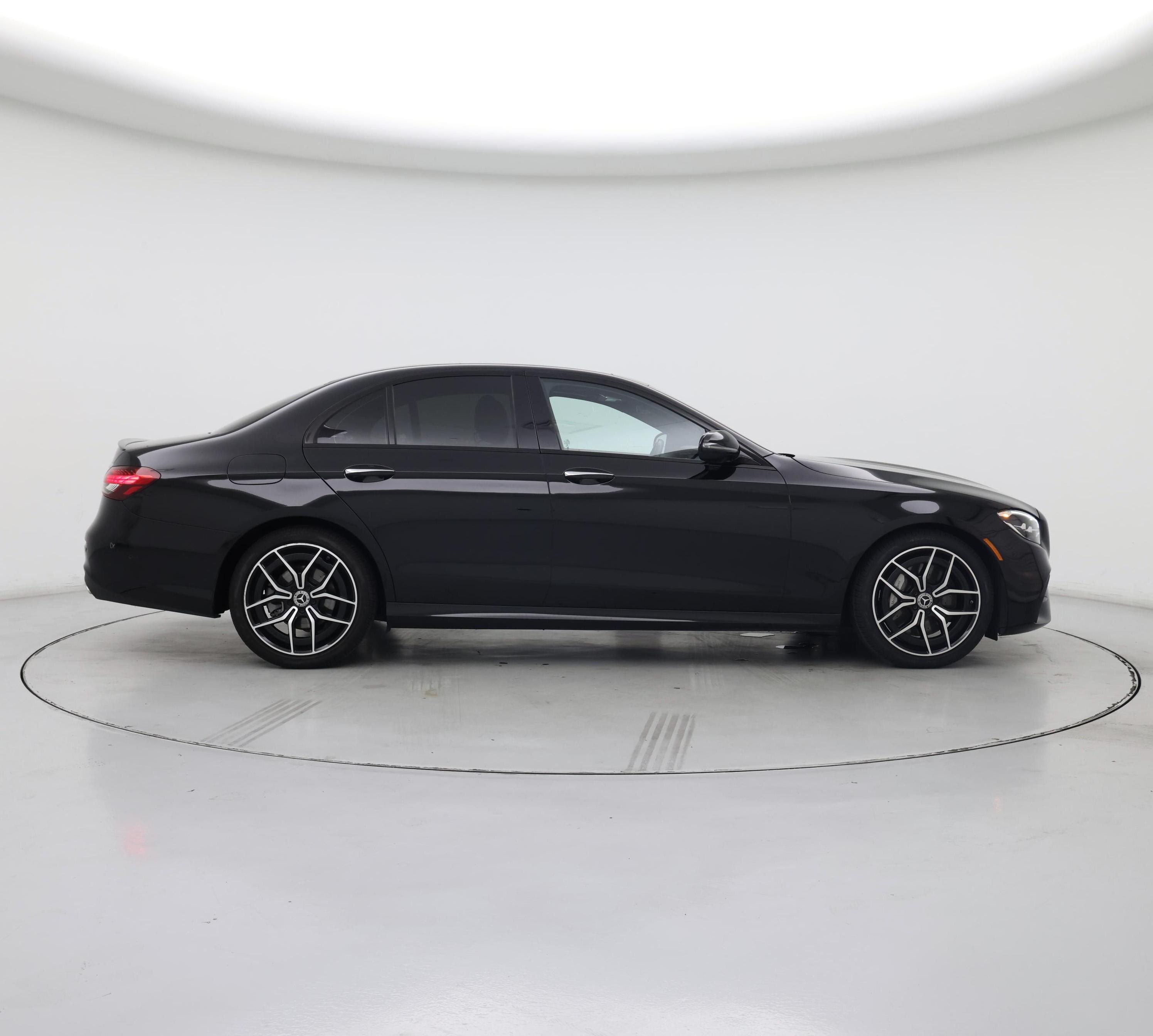 Thumbnail: 2022 Mercedes-Benz E-Class - 7