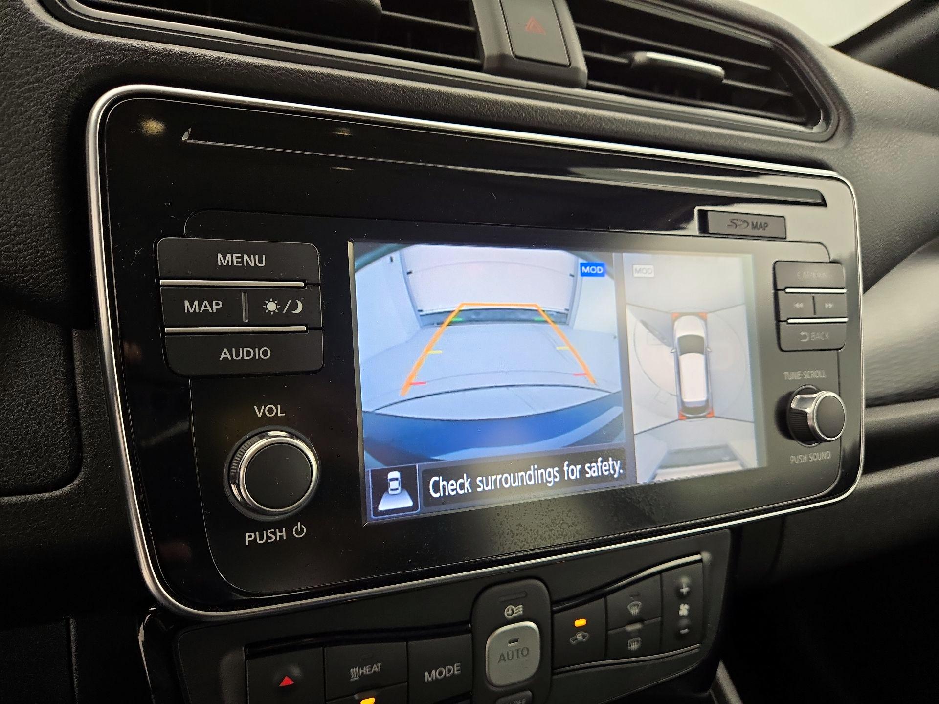 Thumbnail: 2018 Nissan Leaf - 15