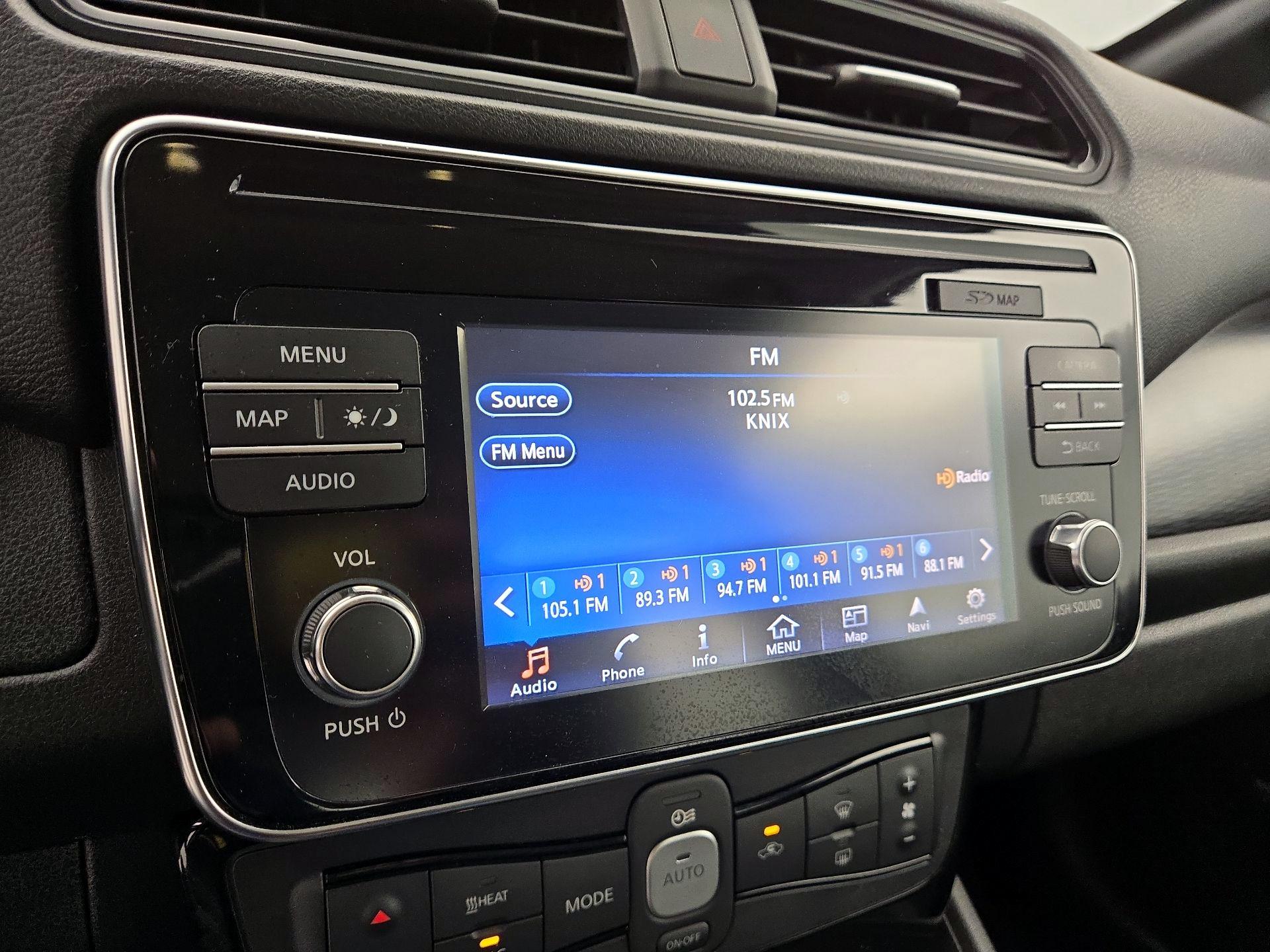 Thumbnail: 2018 Nissan Leaf - 16