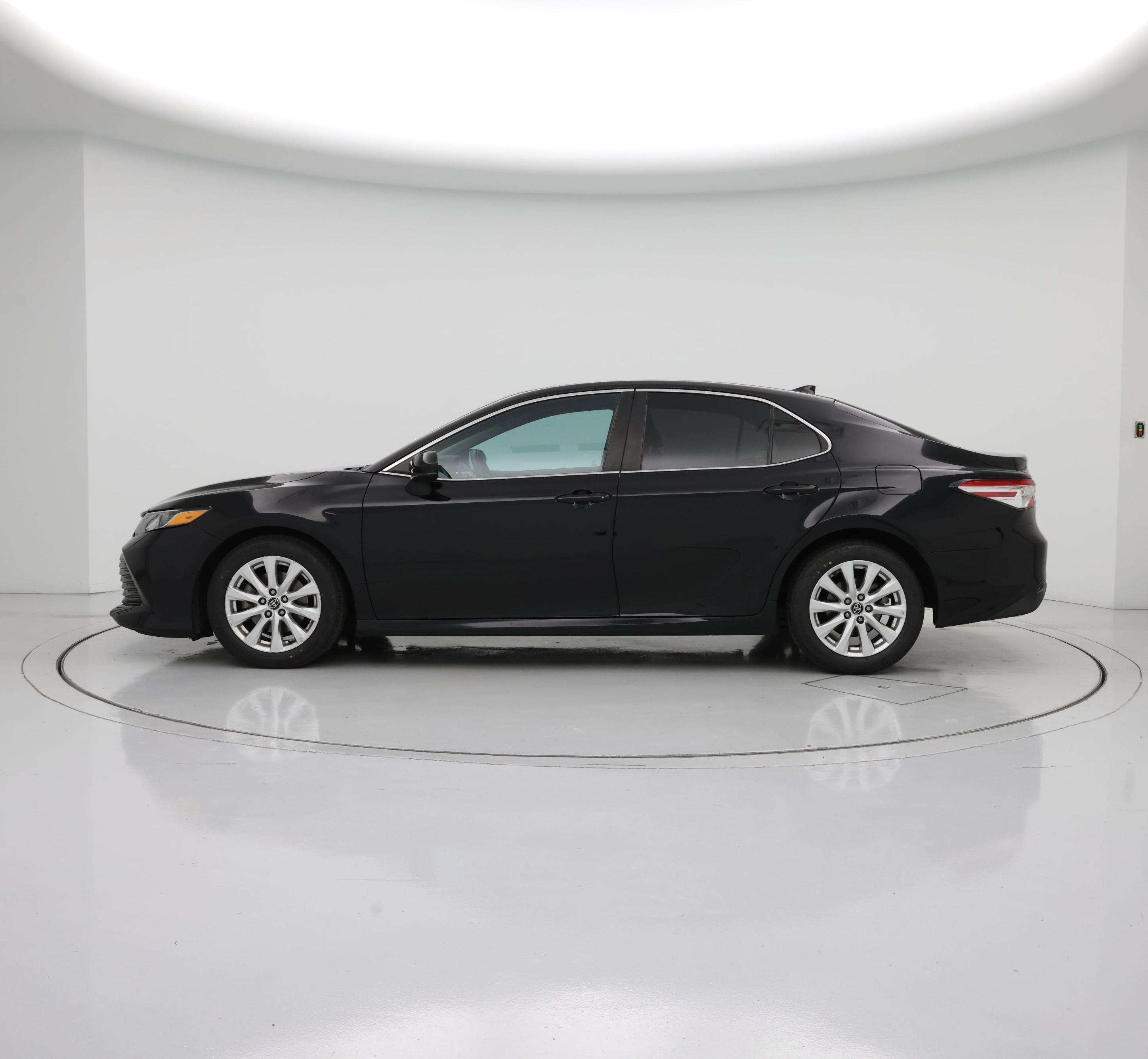 Thumbnail: 2020 Toyota Camry - 3