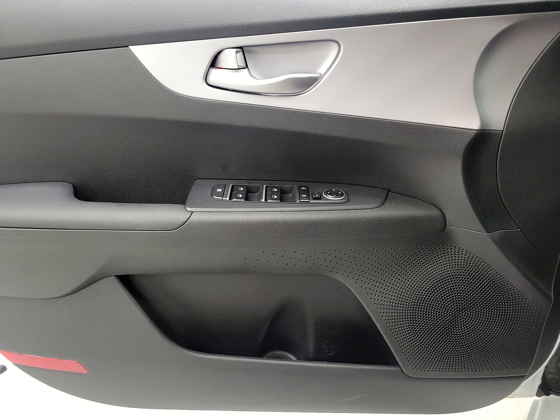 Thumbnail: 2023 Kia Forte - 12