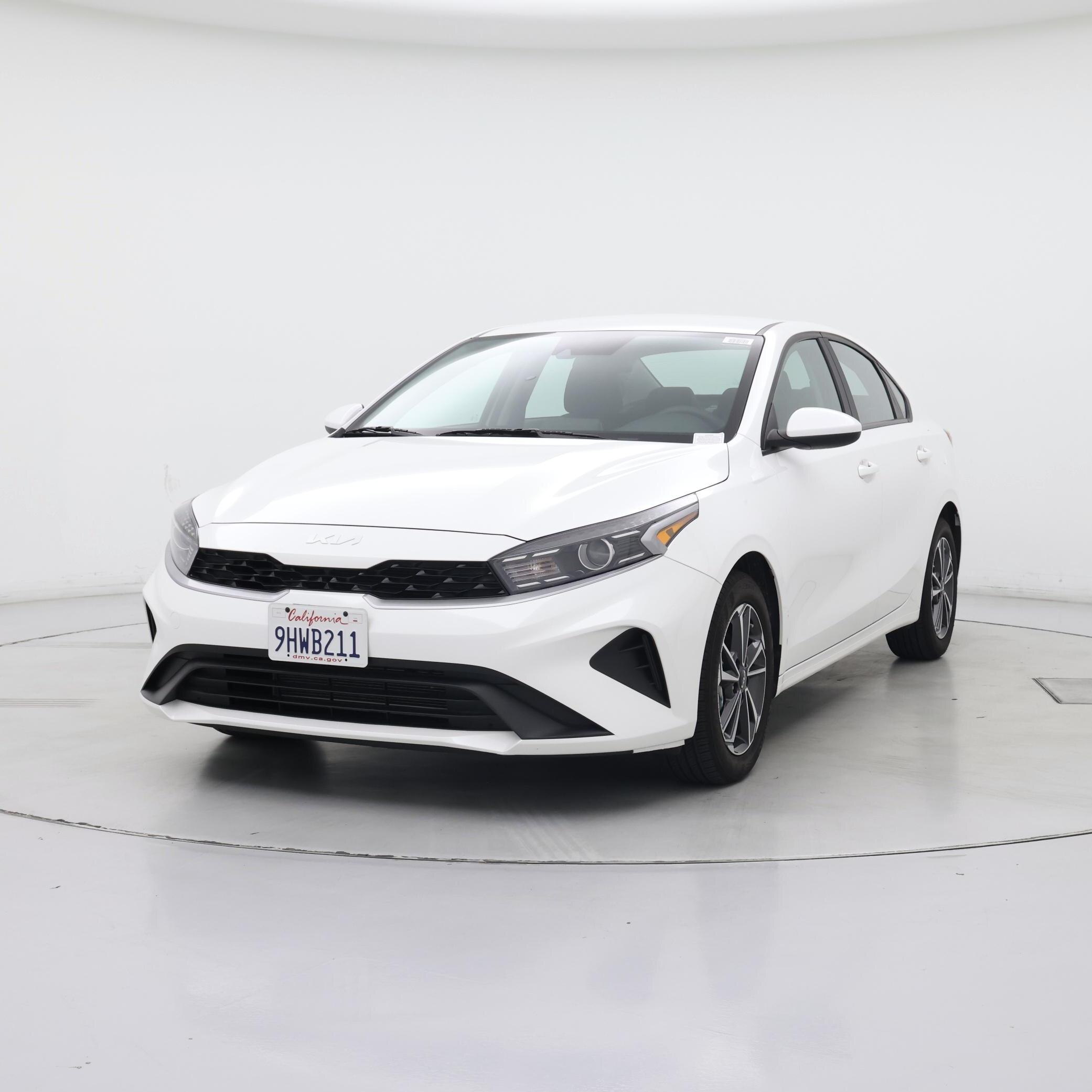 Thumbnail: 2023 Kia Forte - 4