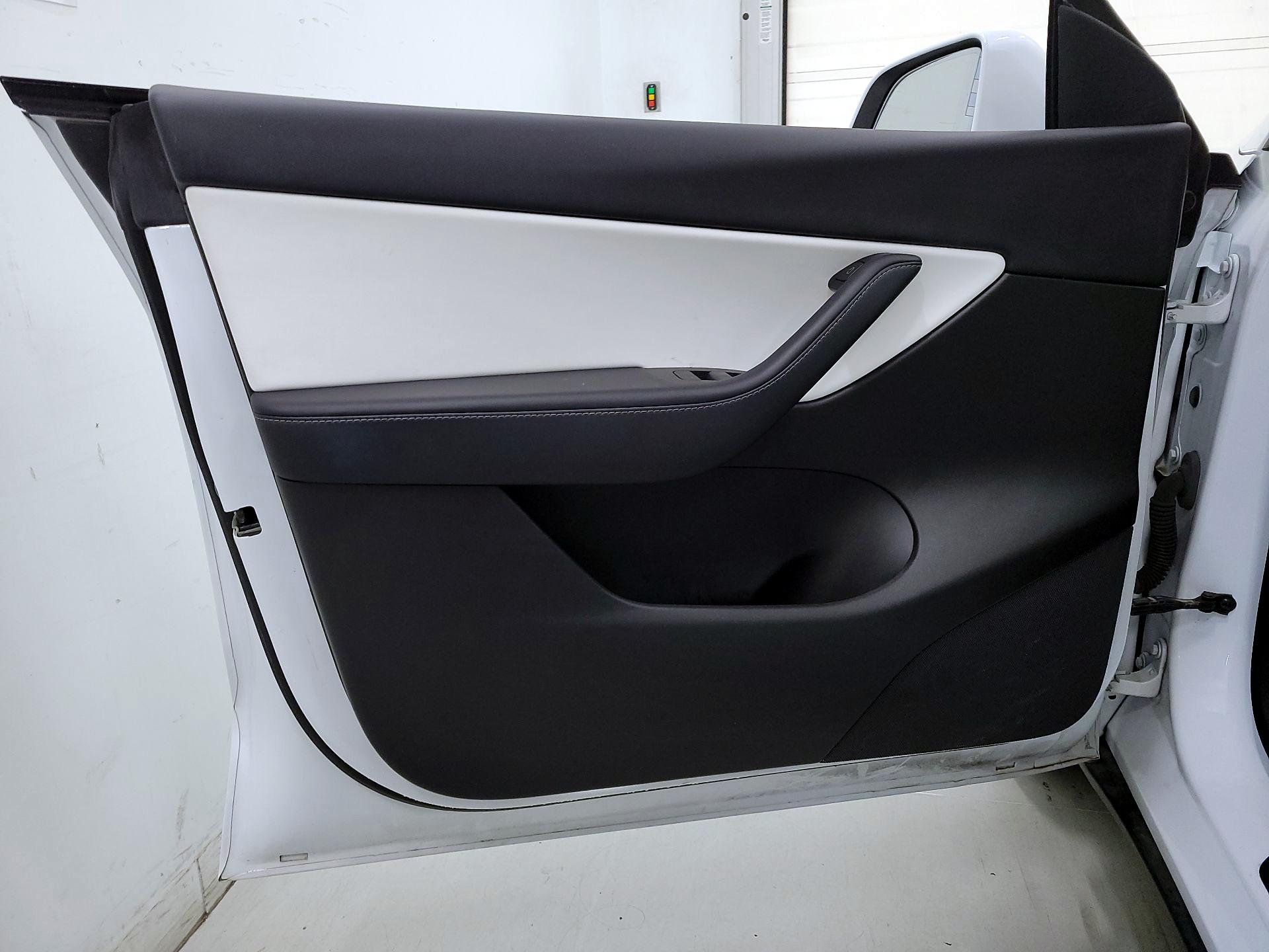Thumbnail: 2022 Tesla Model Y - 12