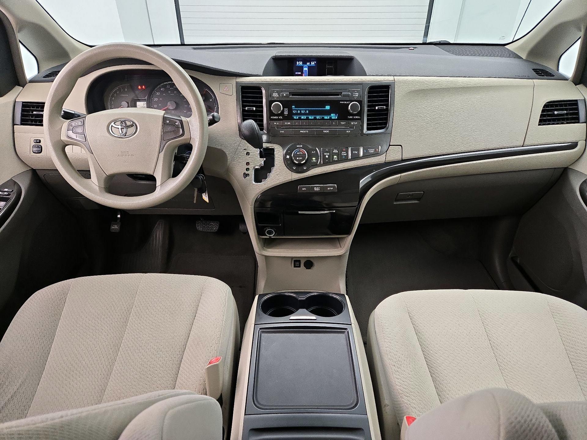 Thumbnail: 2013 Toyota Sienna - 9