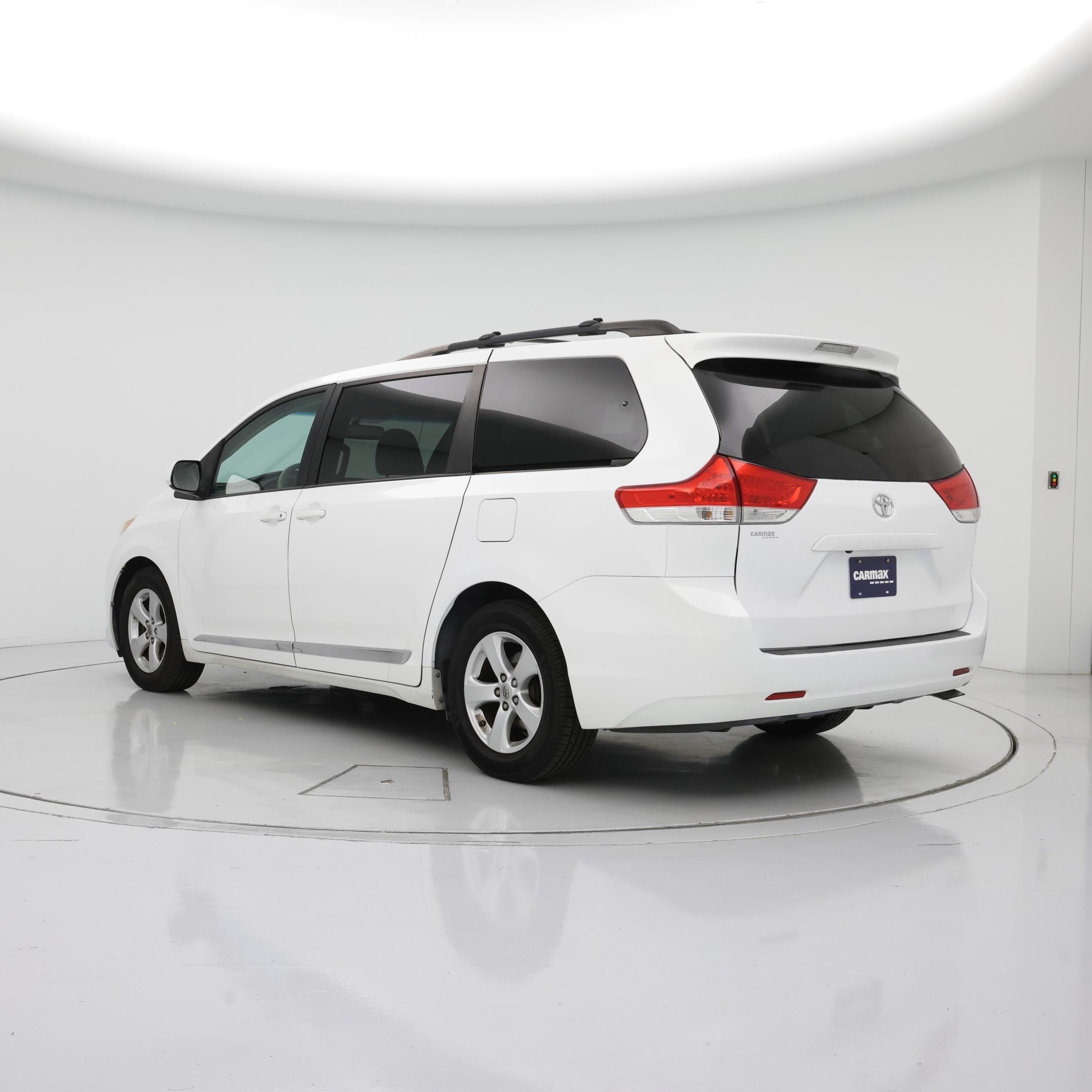 Thumbnail: 2013 Toyota Sienna - 2