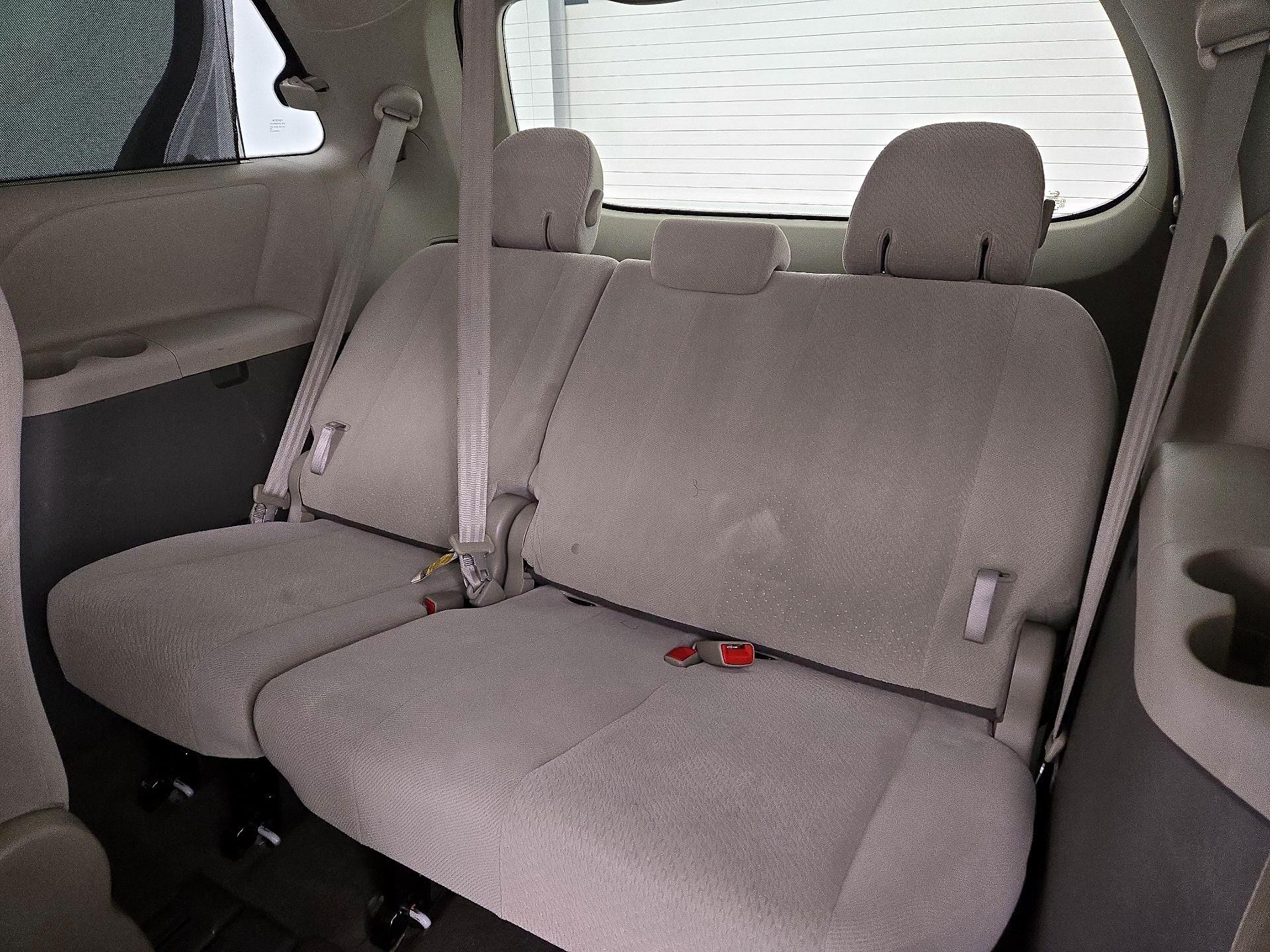 Thumbnail: 2013 Toyota Sienna - 20