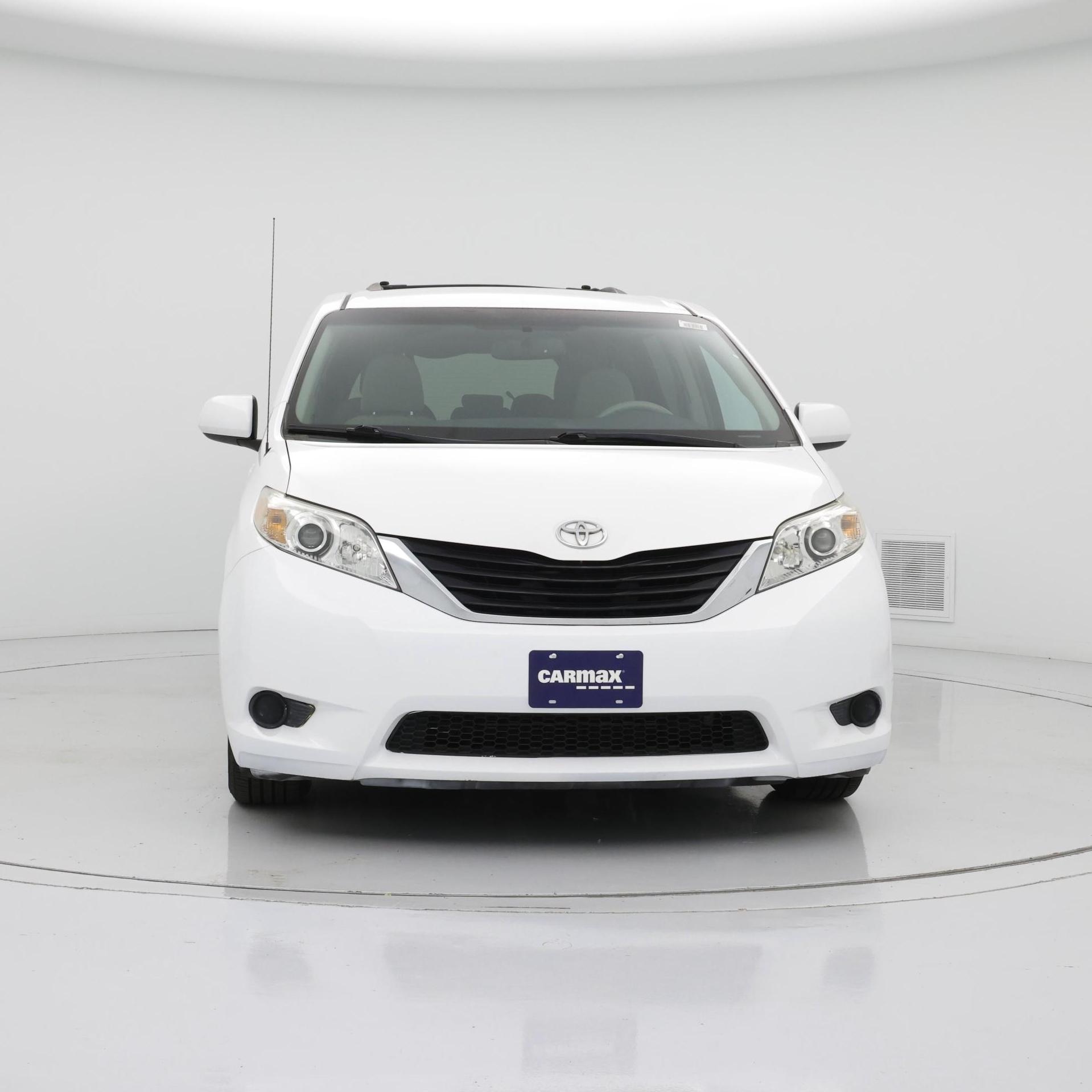 Thumbnail: 2013 Toyota Sienna - 5