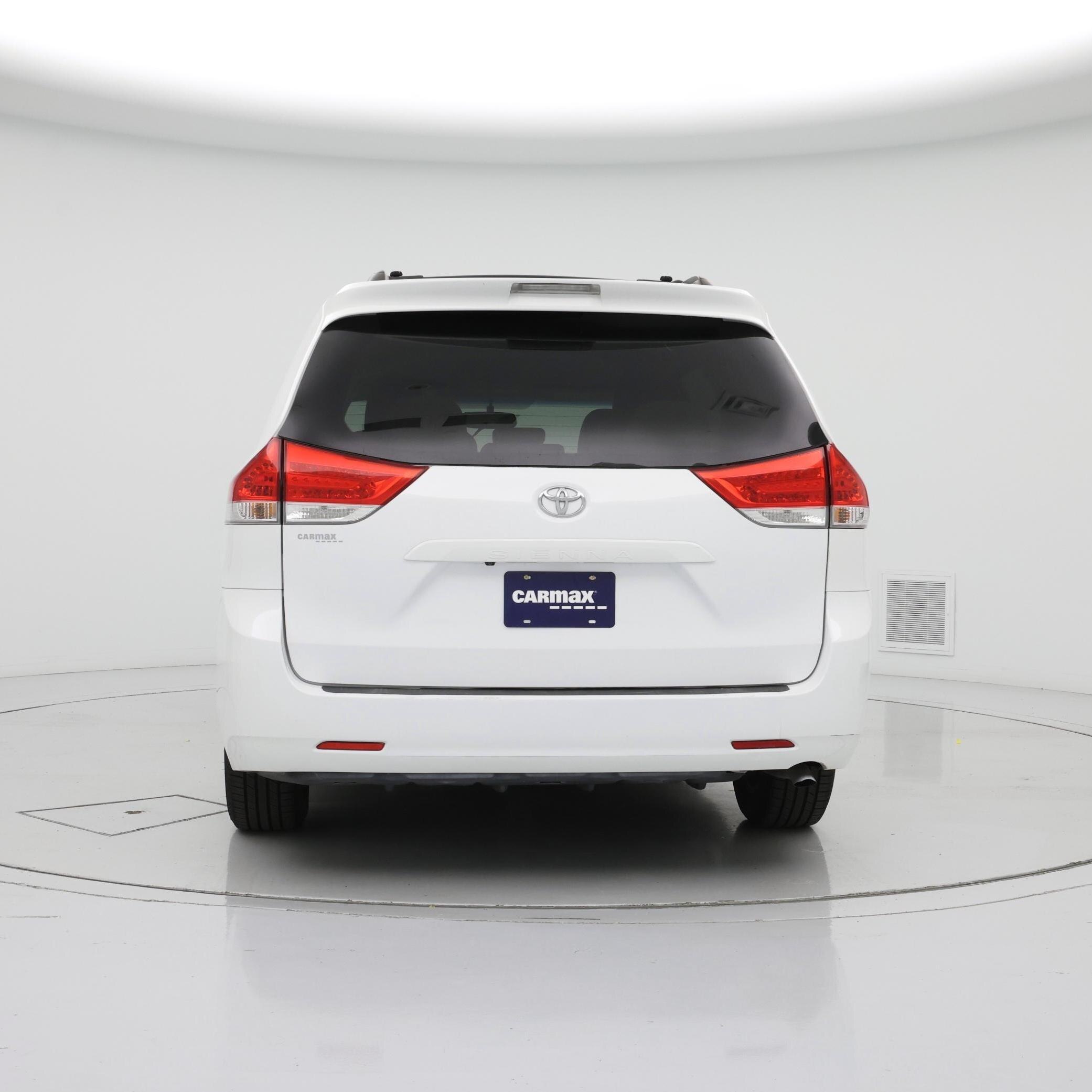 Thumbnail: 2013 Toyota Sienna - 6
