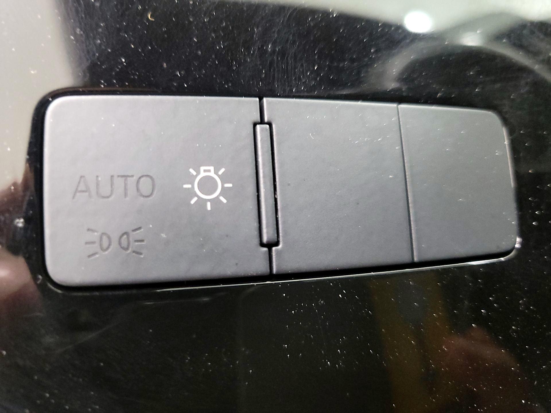 Thumbnail: 2020 Audi Q3 - 13