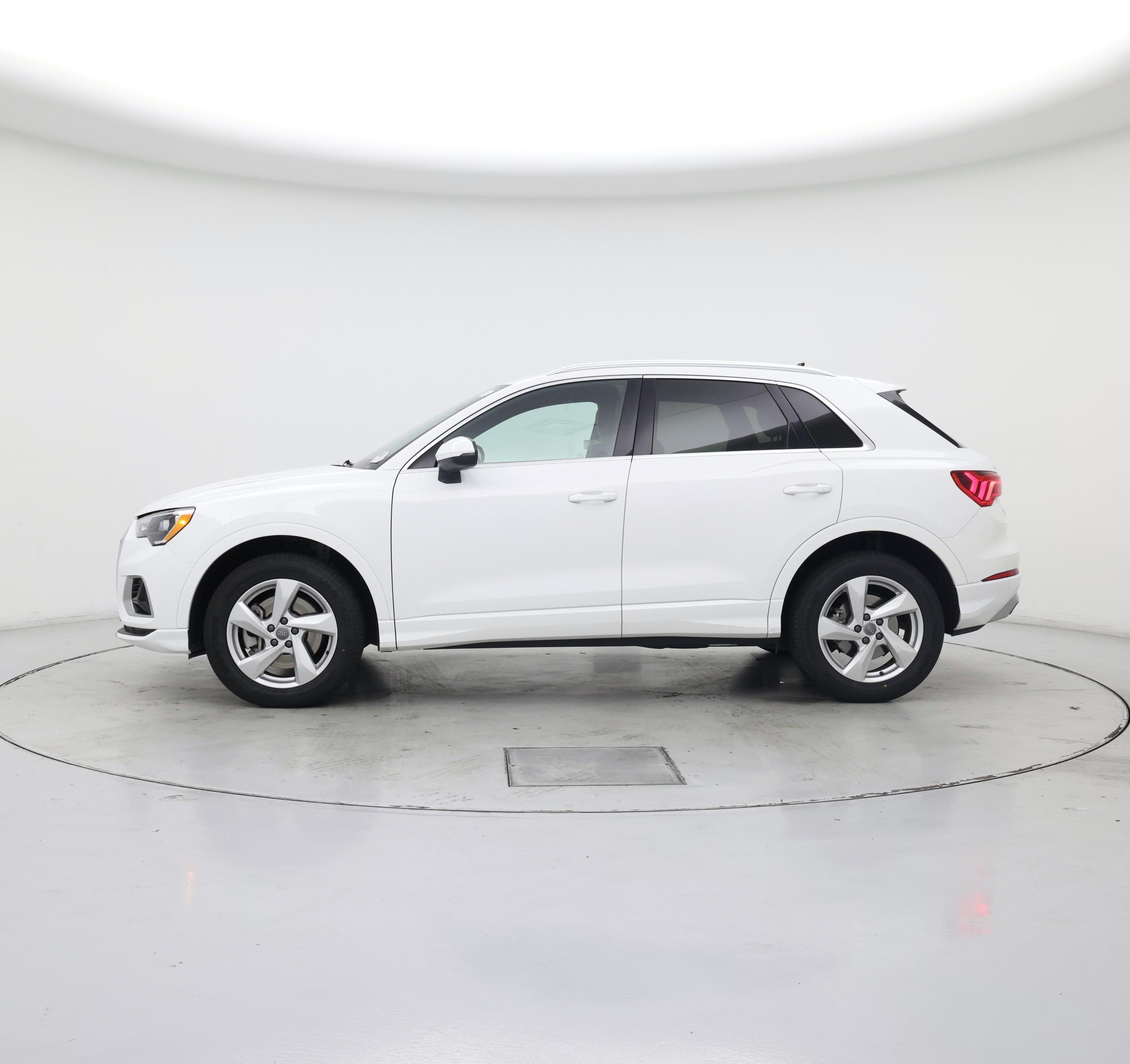 Thumbnail: 2020 Audi Q3 - 3