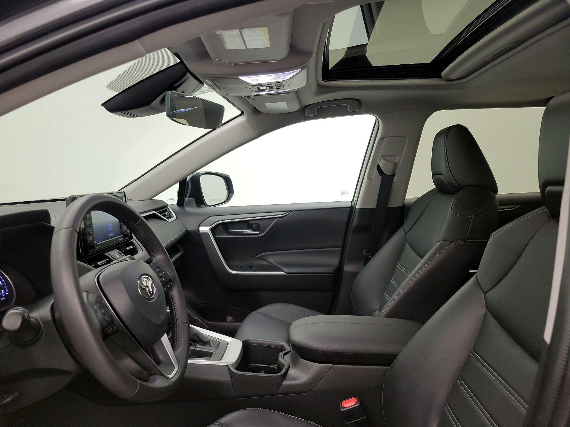 Thumbnail: 2022 Toyota RAV4 - 19