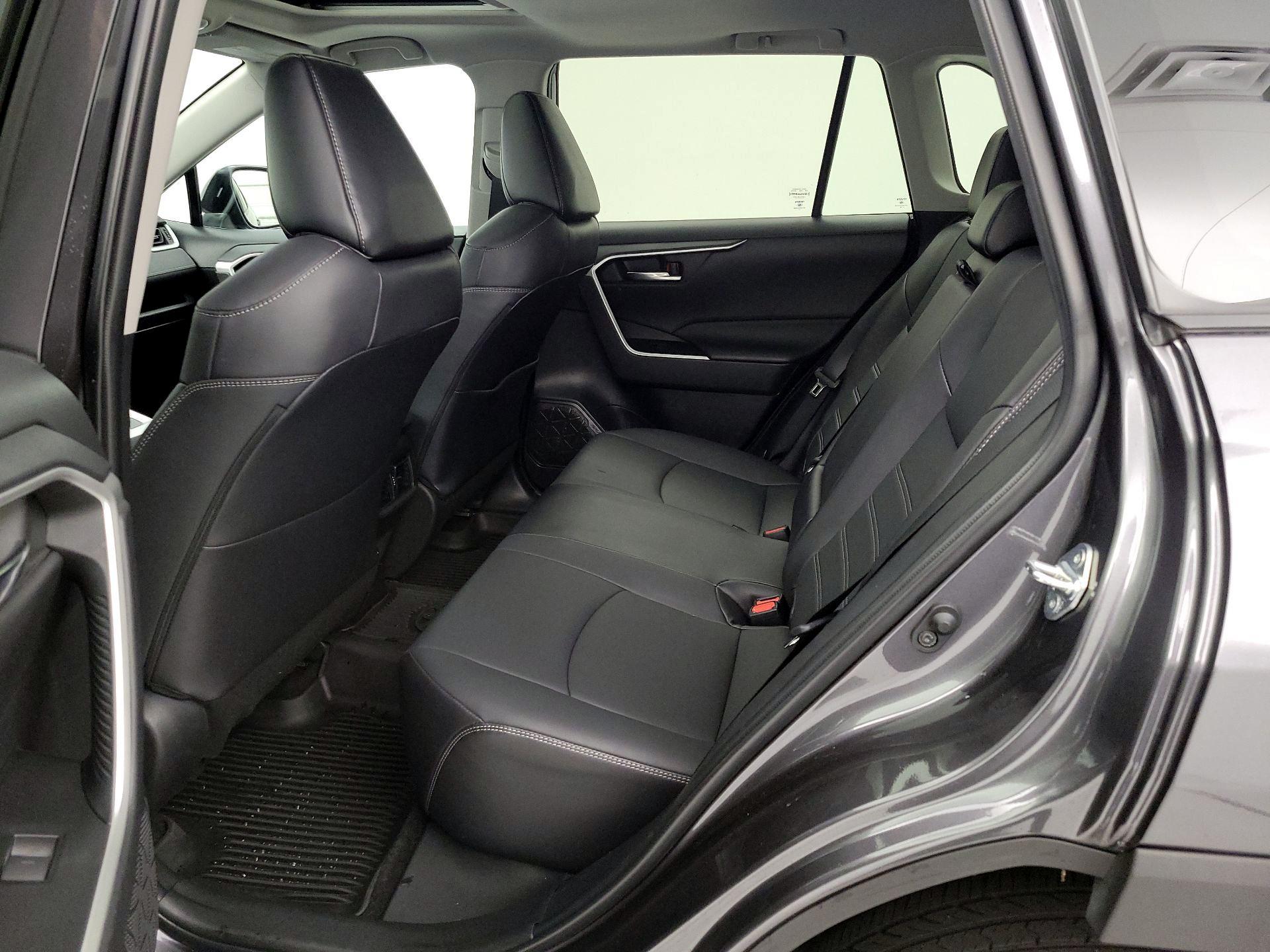 Thumbnail: 2022 Toyota RAV4 - 20