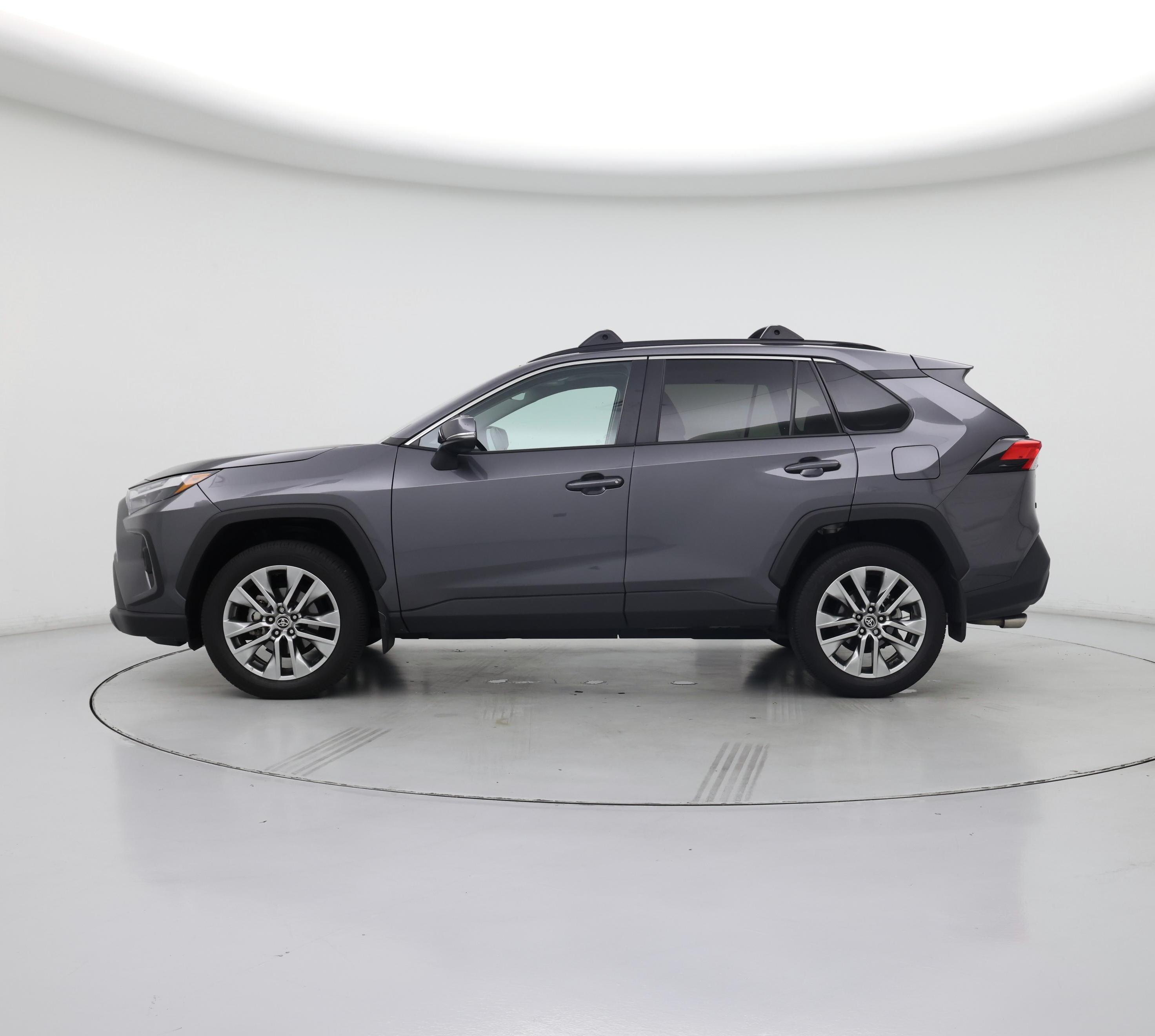 Thumbnail: 2022 Toyota RAV4 - 3