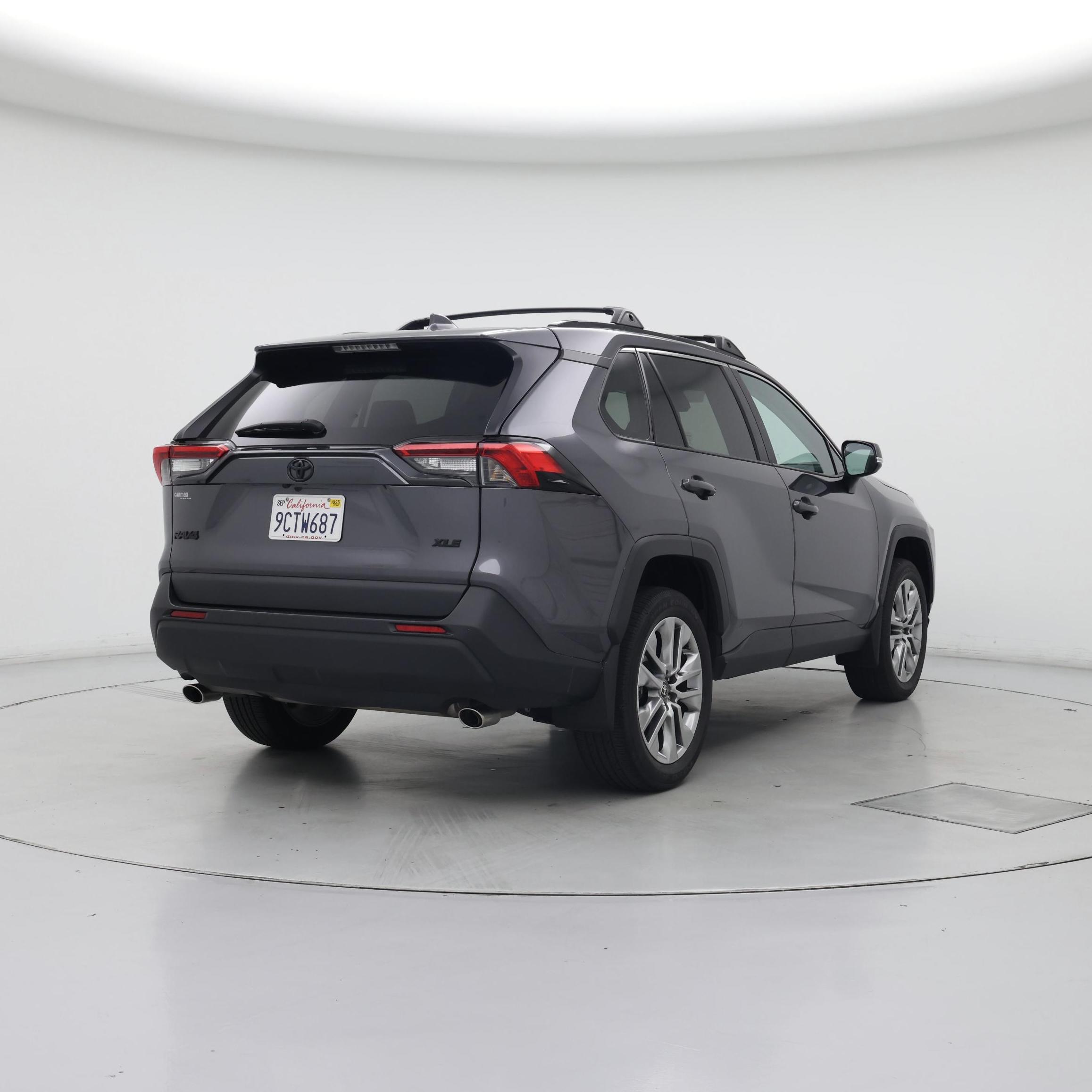 Thumbnail: 2022 Toyota RAV4 - 8