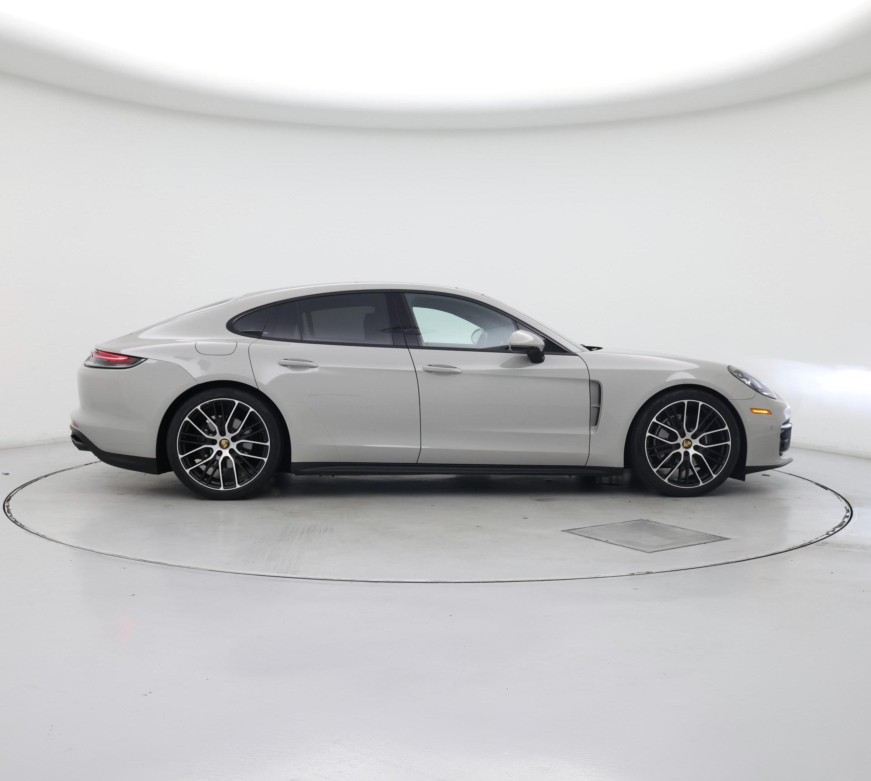 Thumbnail: 2023 Porsche Panamera - 7
