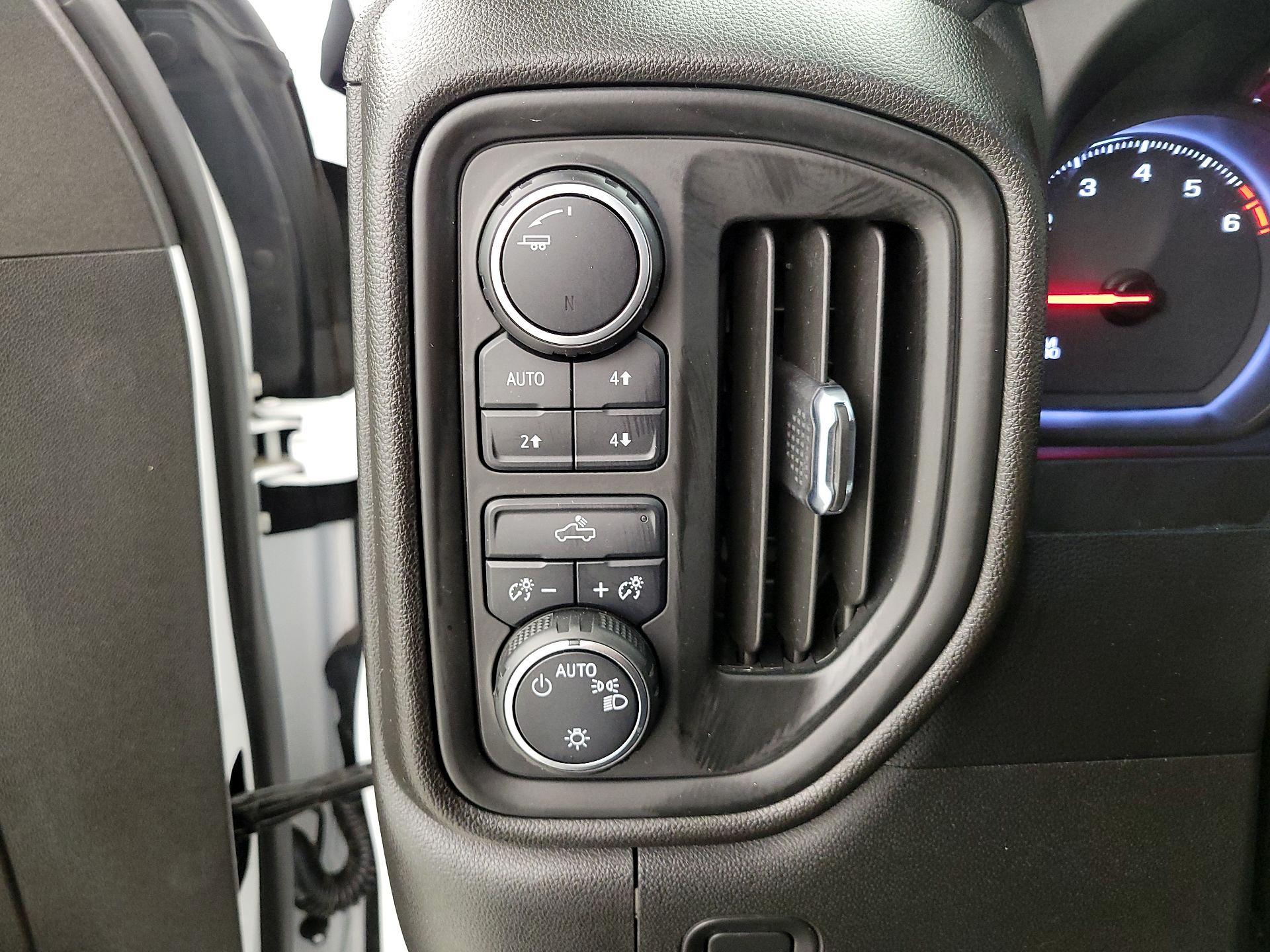 Thumbnail: 2021 Chevrolet Silverado 1500 - 13