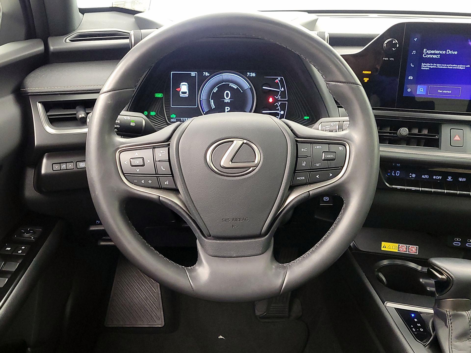 Thumbnail: 2023 Lexus UX - 10