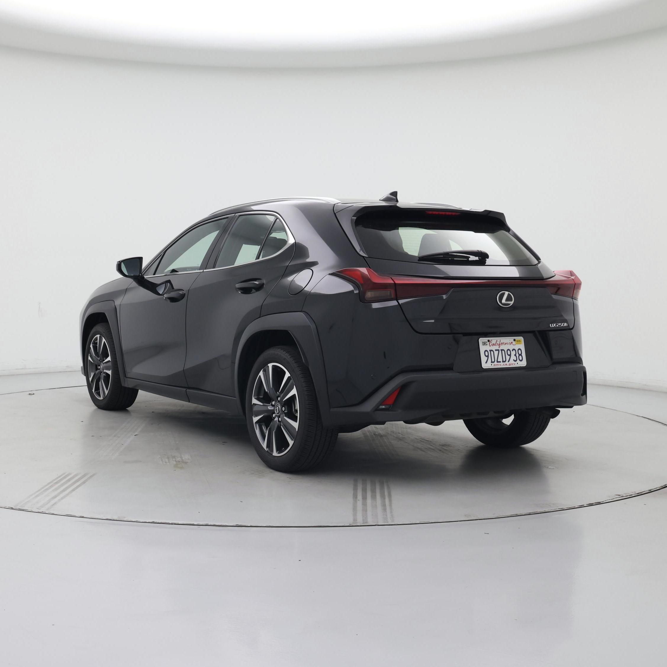 Thumbnail: 2023 Lexus UX - 2