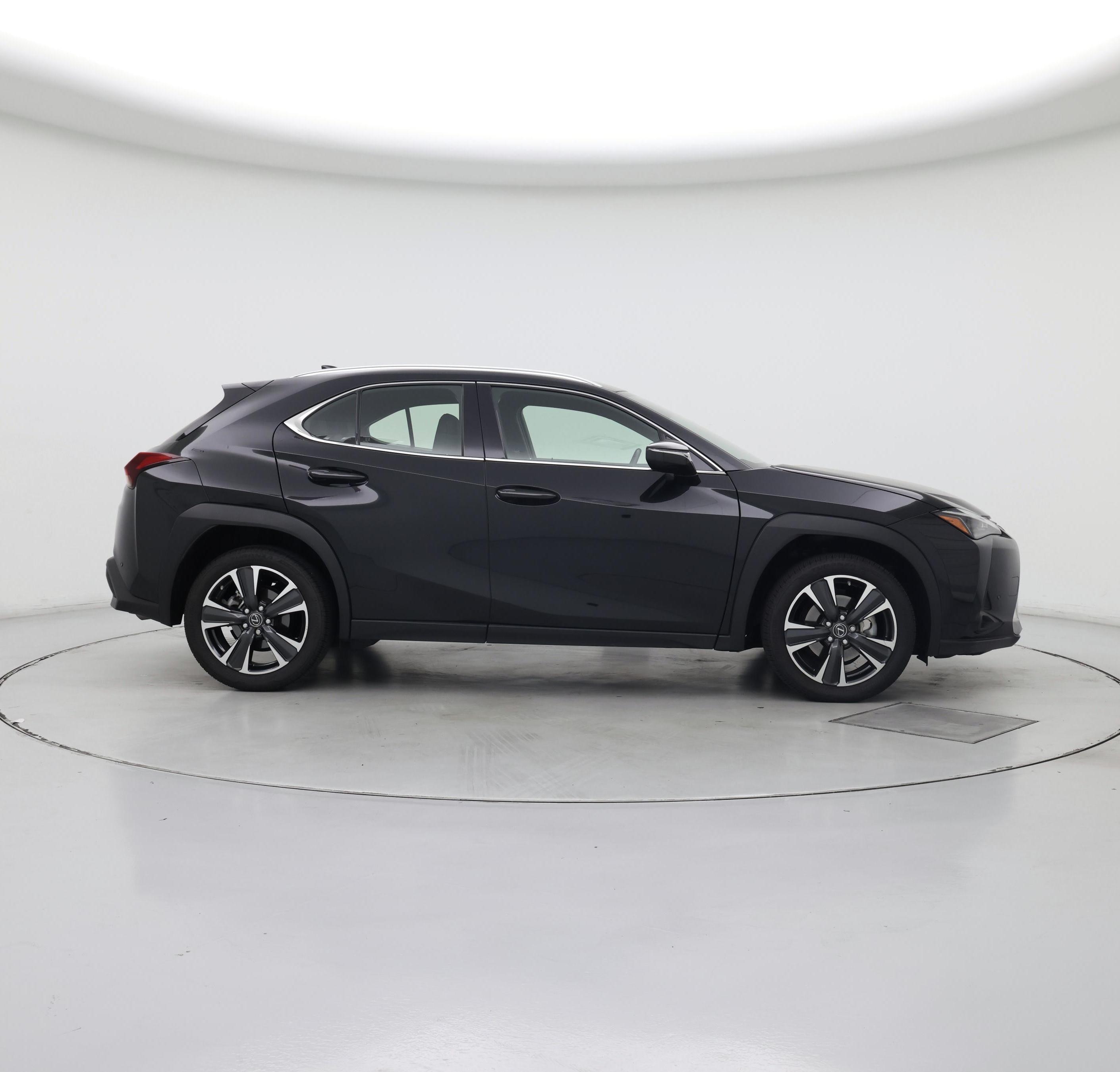 Thumbnail: 2023 Lexus UX - 7