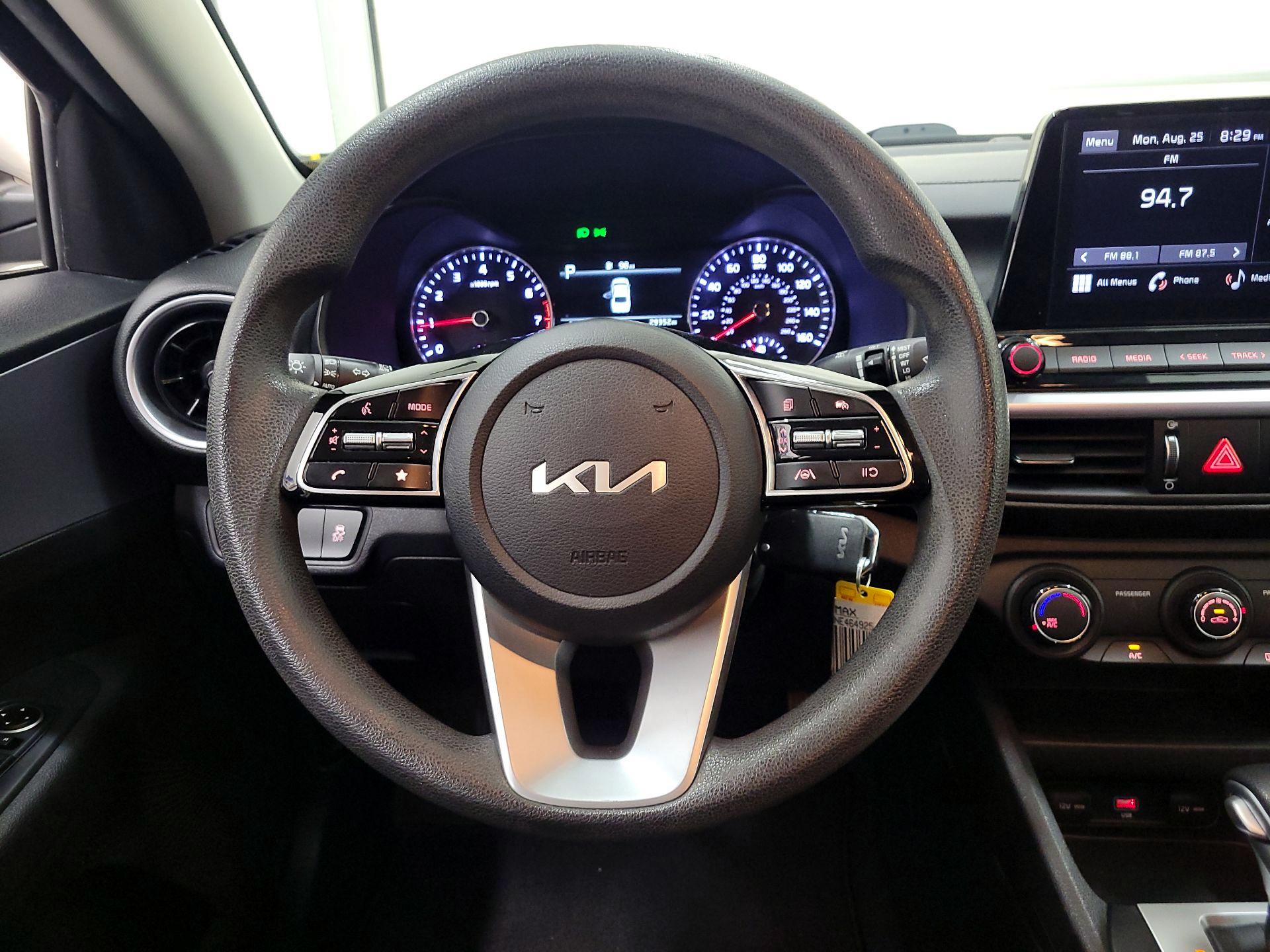 Thumbnail: 2022 Kia Forte - 10
