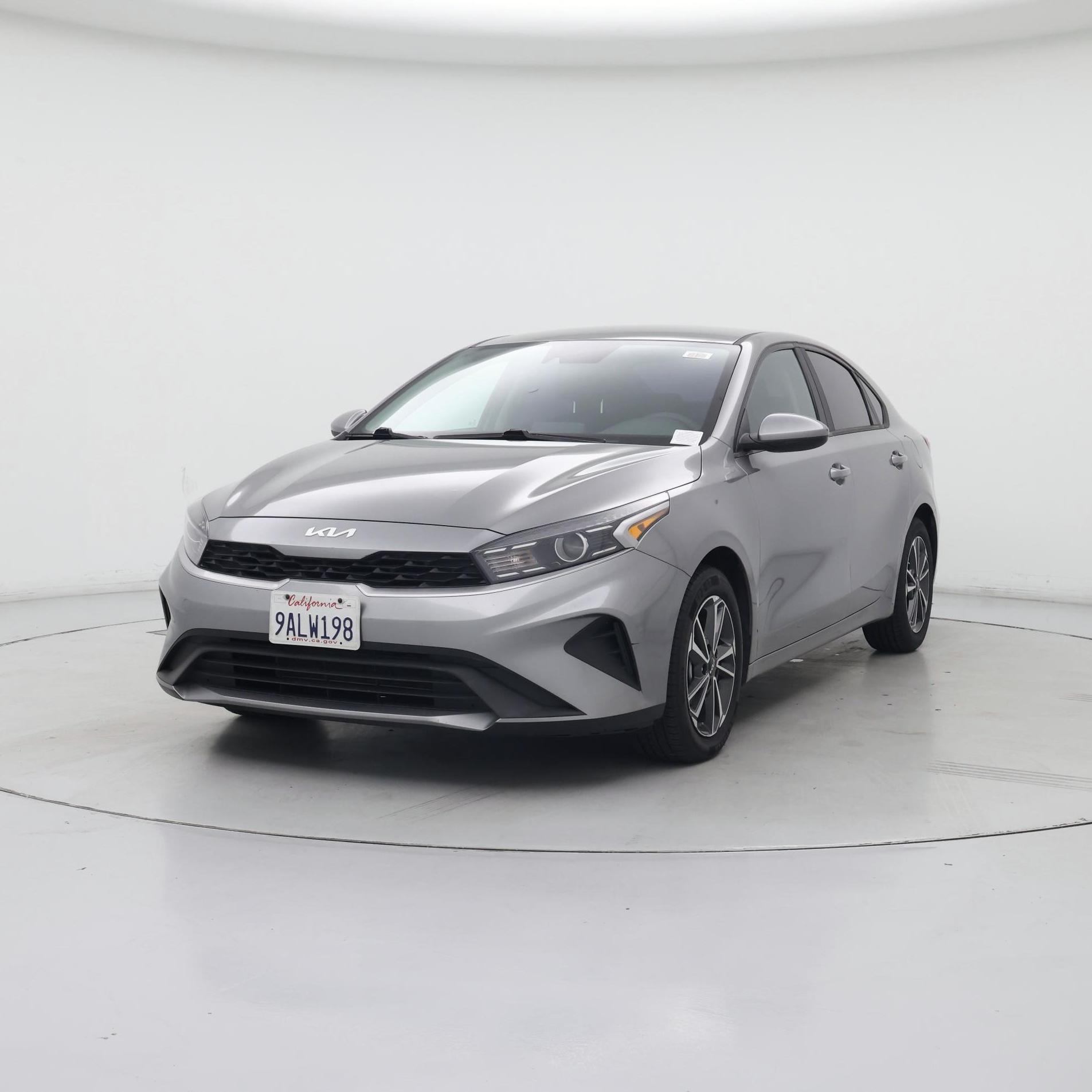 Thumbnail: 2022 Kia Forte - 4
