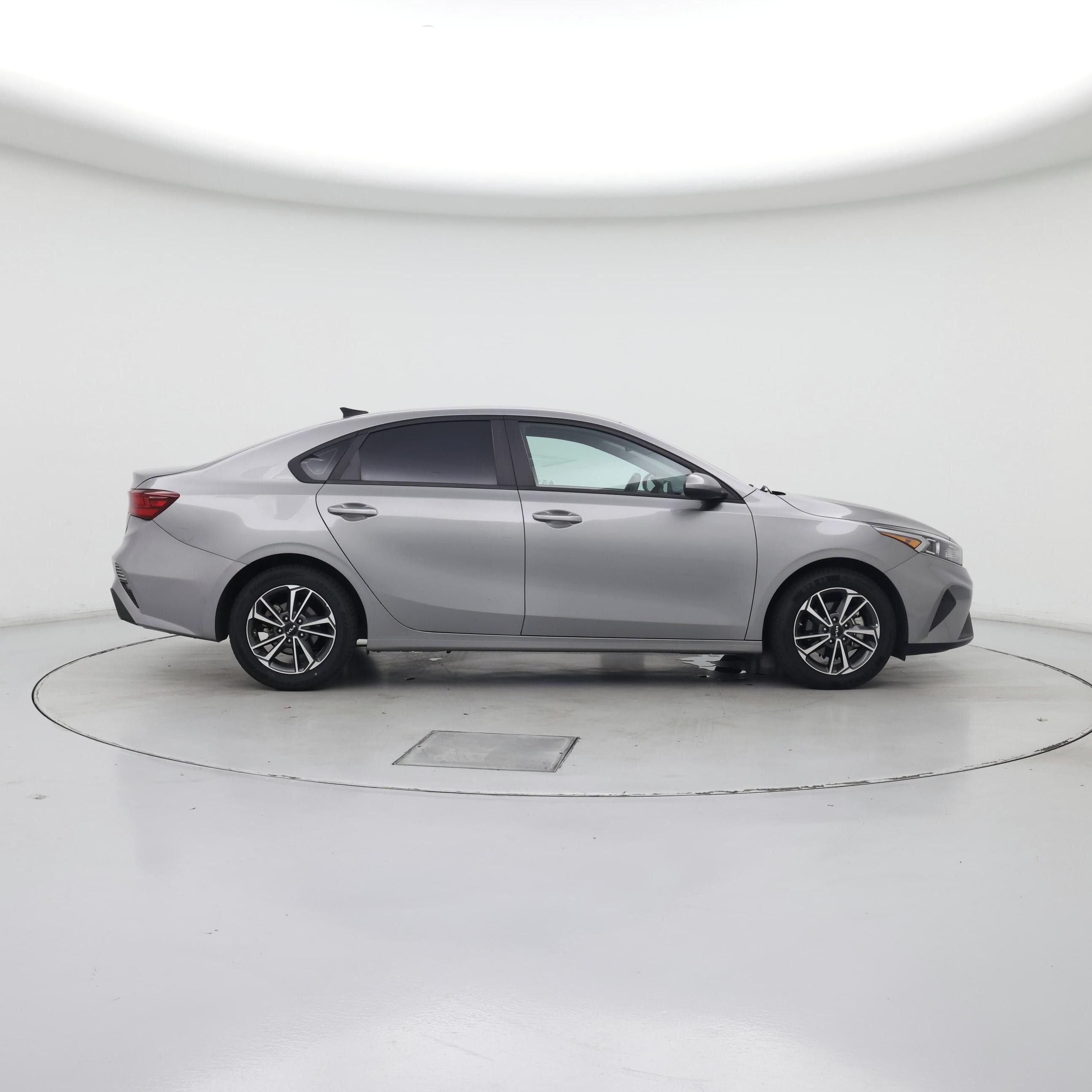Thumbnail: 2022 Kia Forte - 7