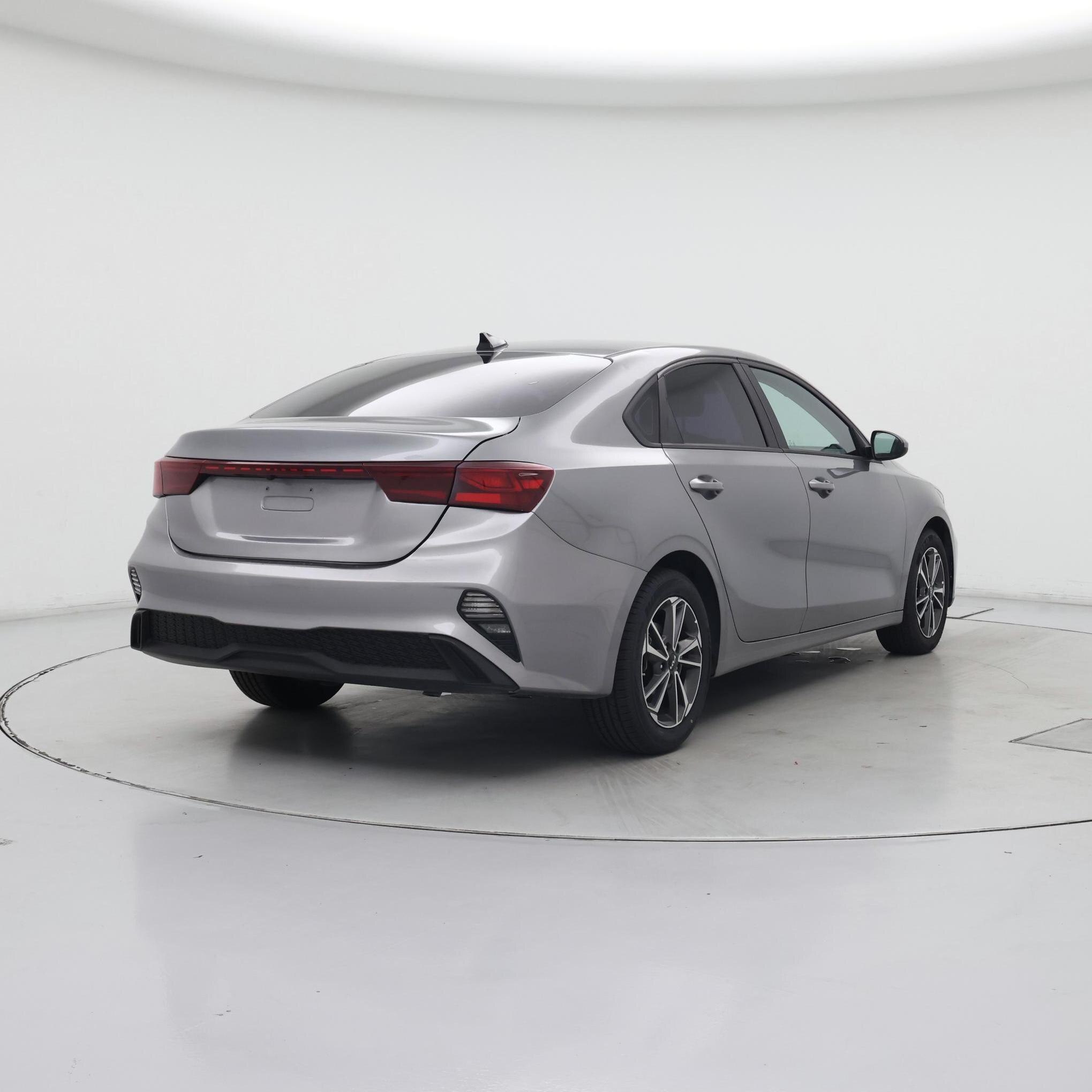Thumbnail: 2022 Kia Forte - 8
