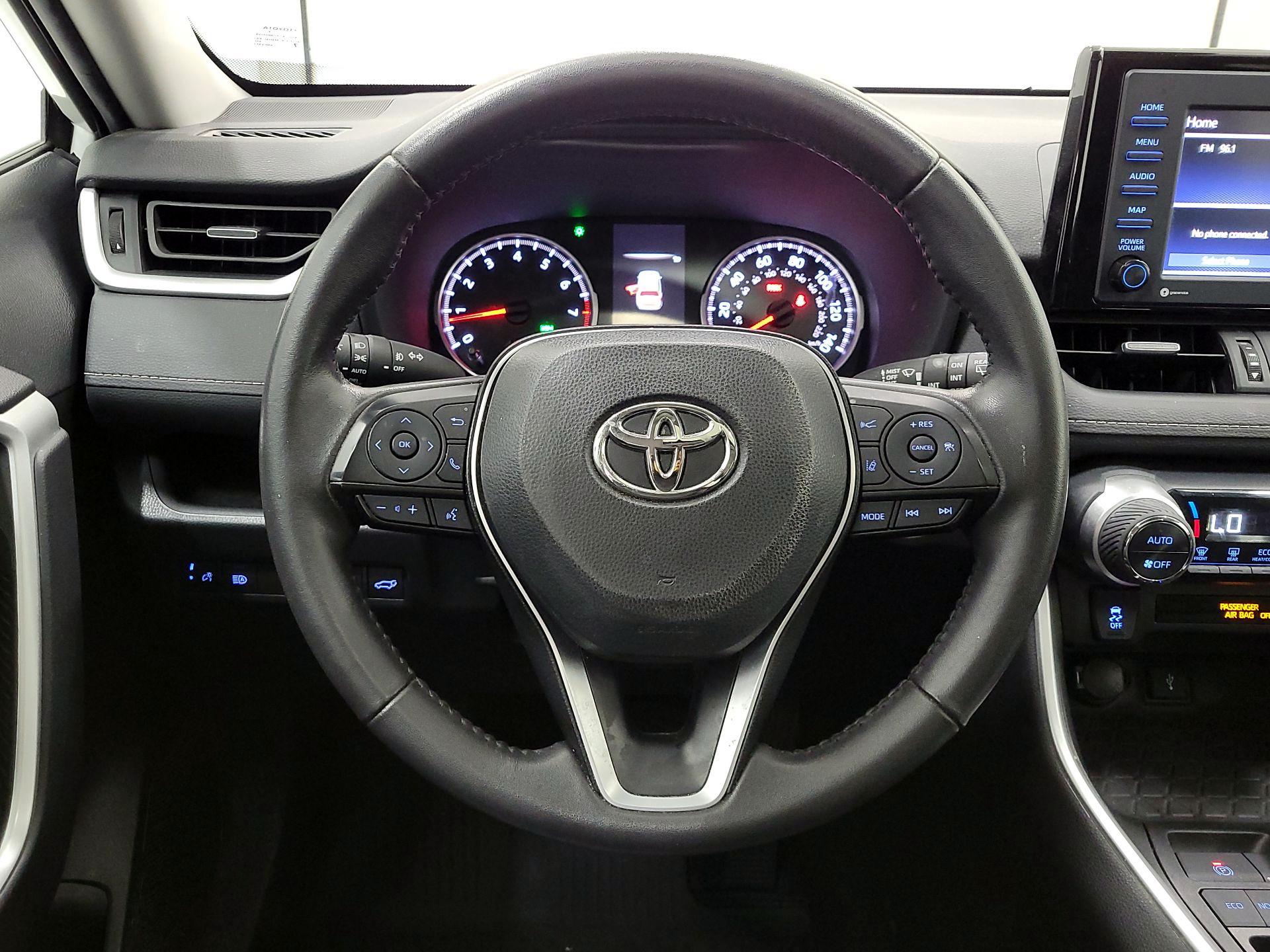 Thumbnail: 2022 Toyota RAV4 - 10
