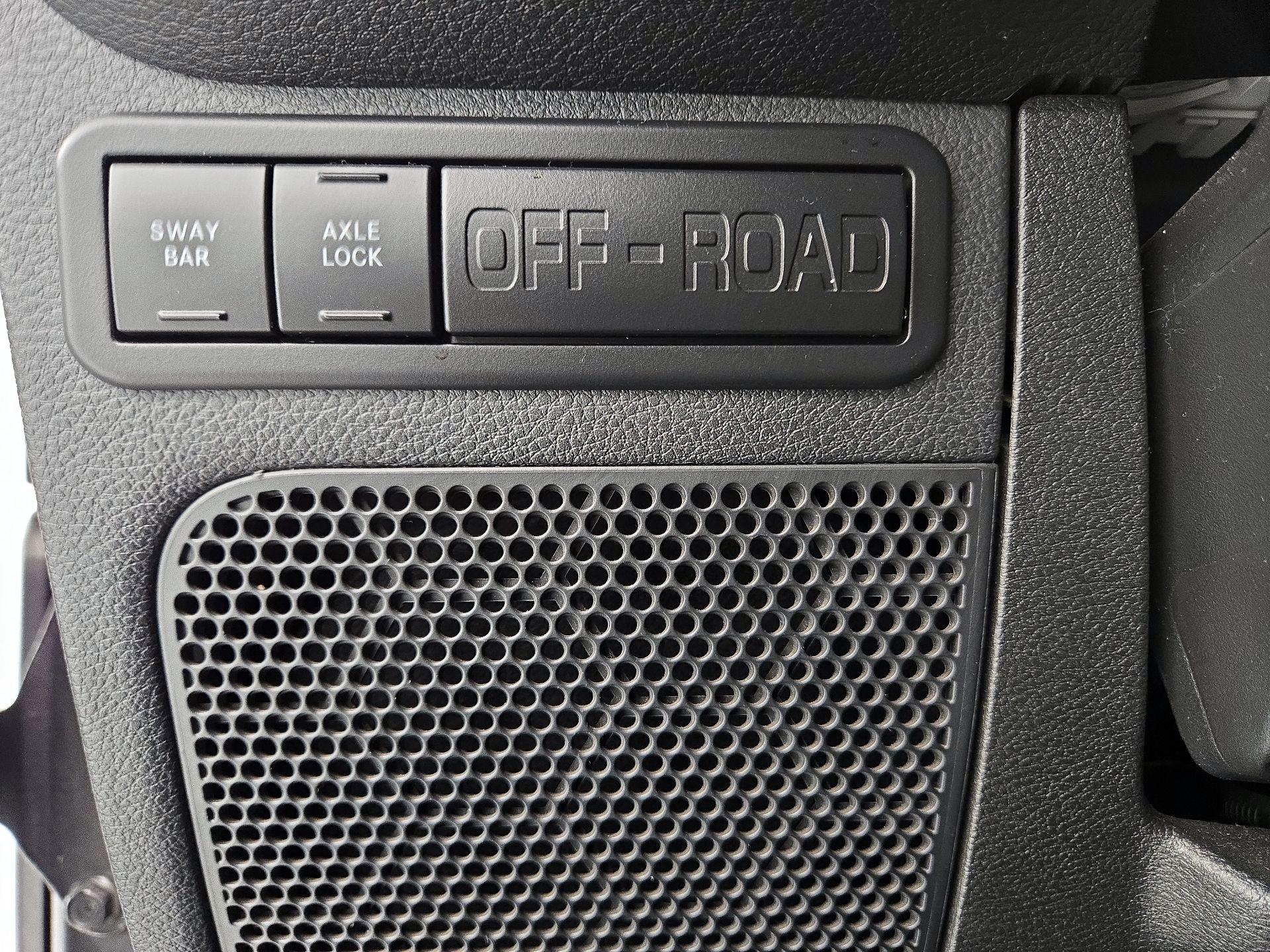 Thumbnail: 2017 Jeep Wrangler - 13