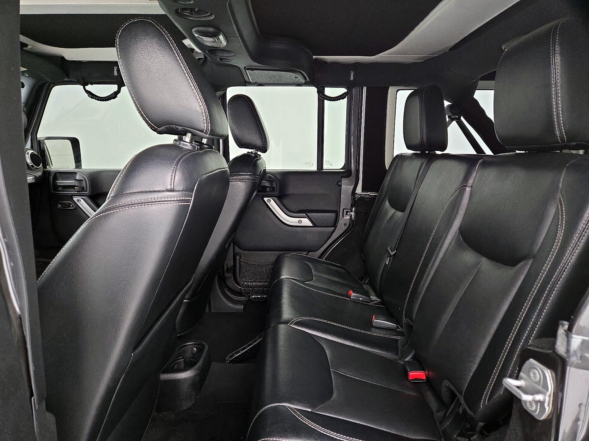 Thumbnail: 2017 Jeep Wrangler - 18