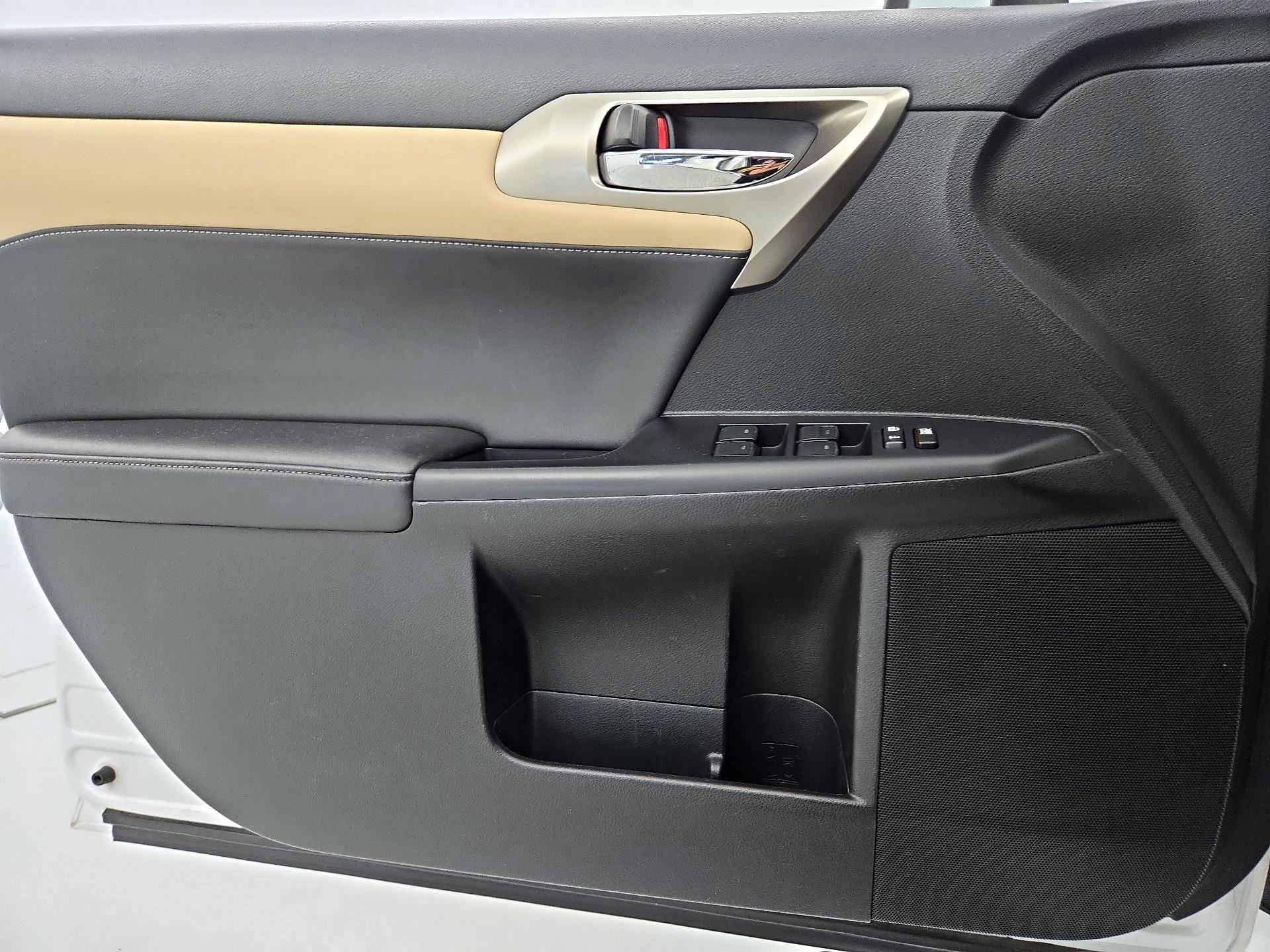 Thumbnail: 2014 Lexus CT - 12