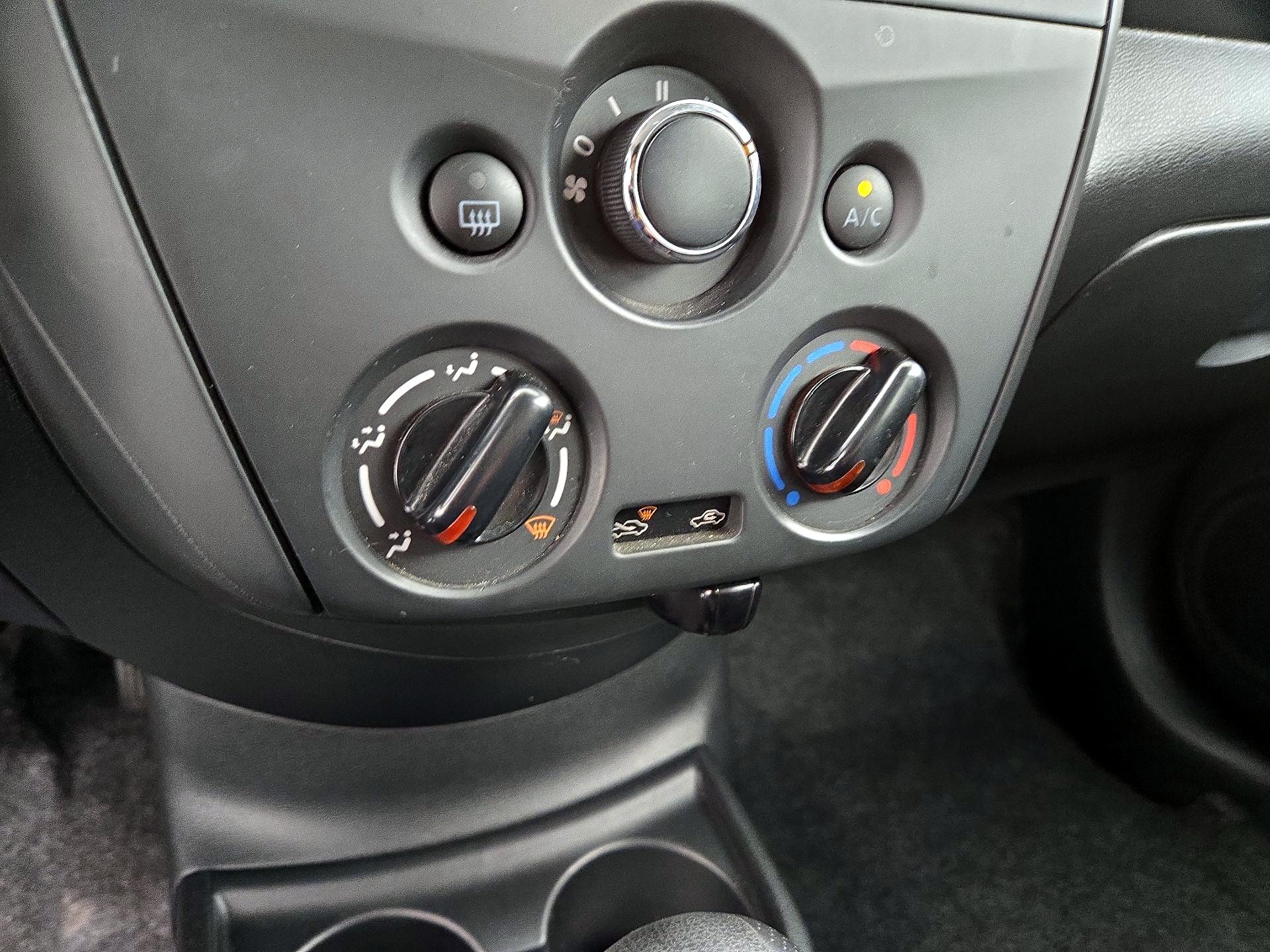 Thumbnail: 2015 Nissan Versa - 15