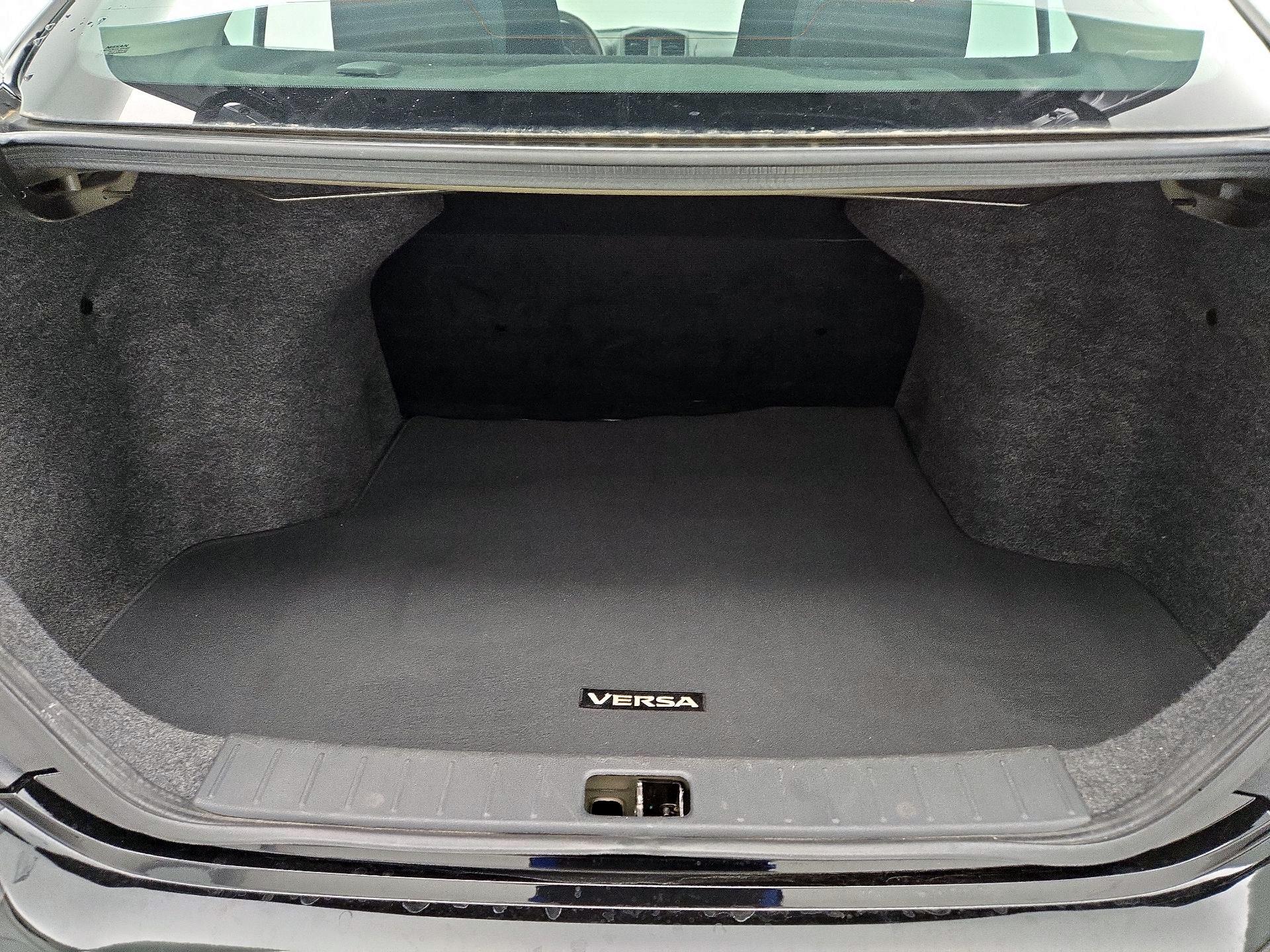 Thumbnail: 2015 Nissan Versa - 19