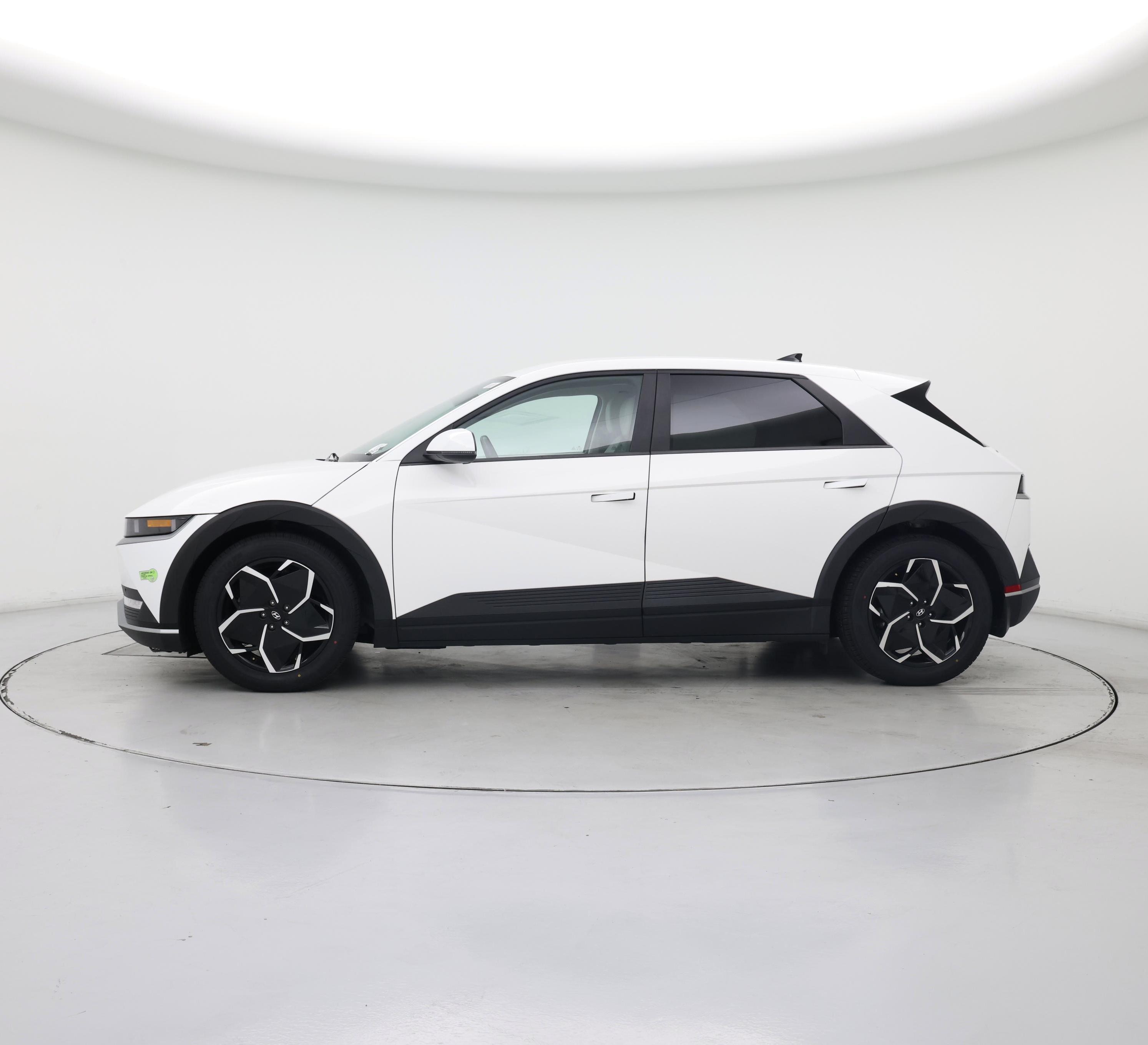 Thumbnail: 2023 Hyundai Ioniq 5 - 3