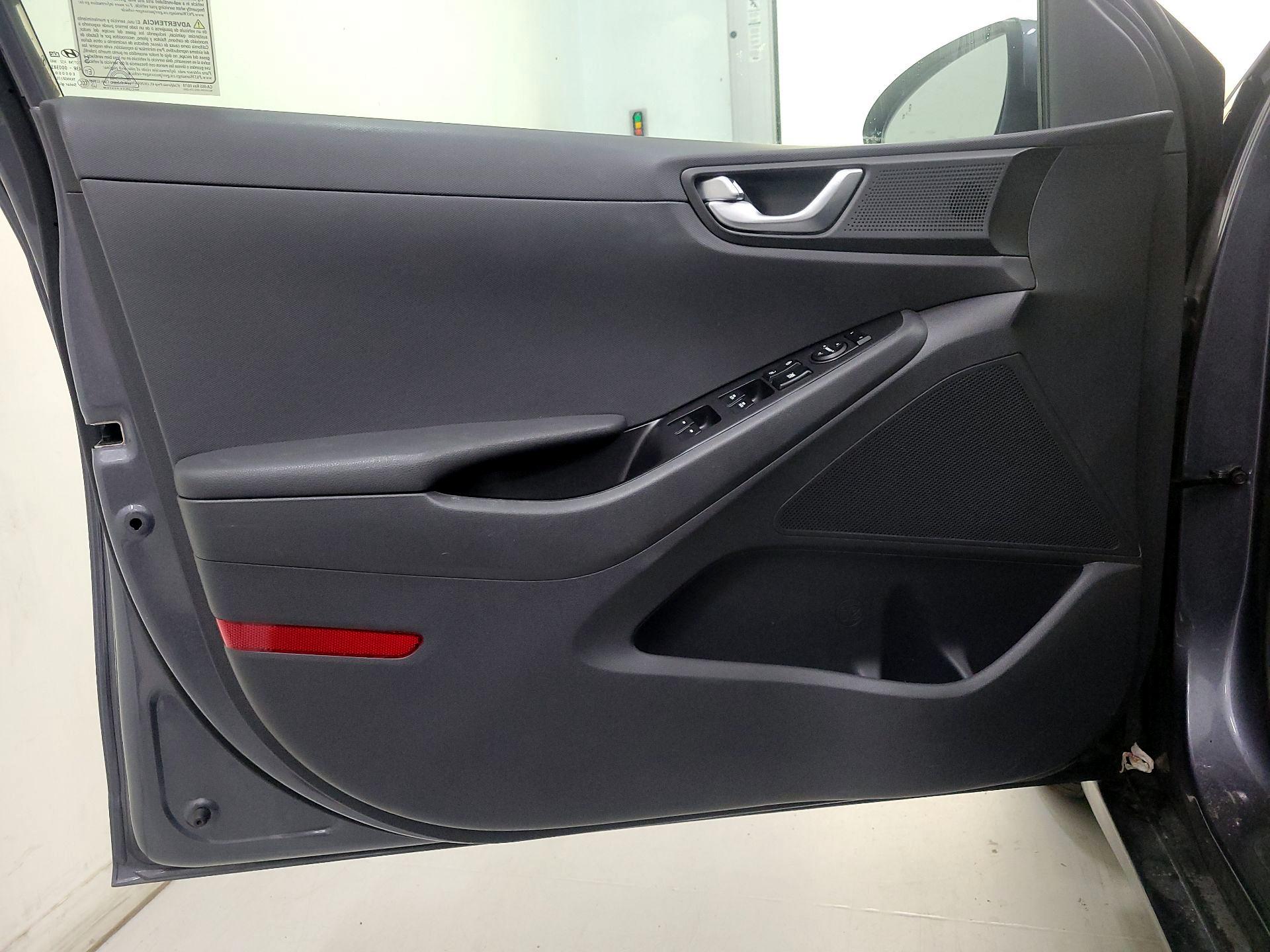 Thumbnail: 2019 Hyundai Ioniq - 12