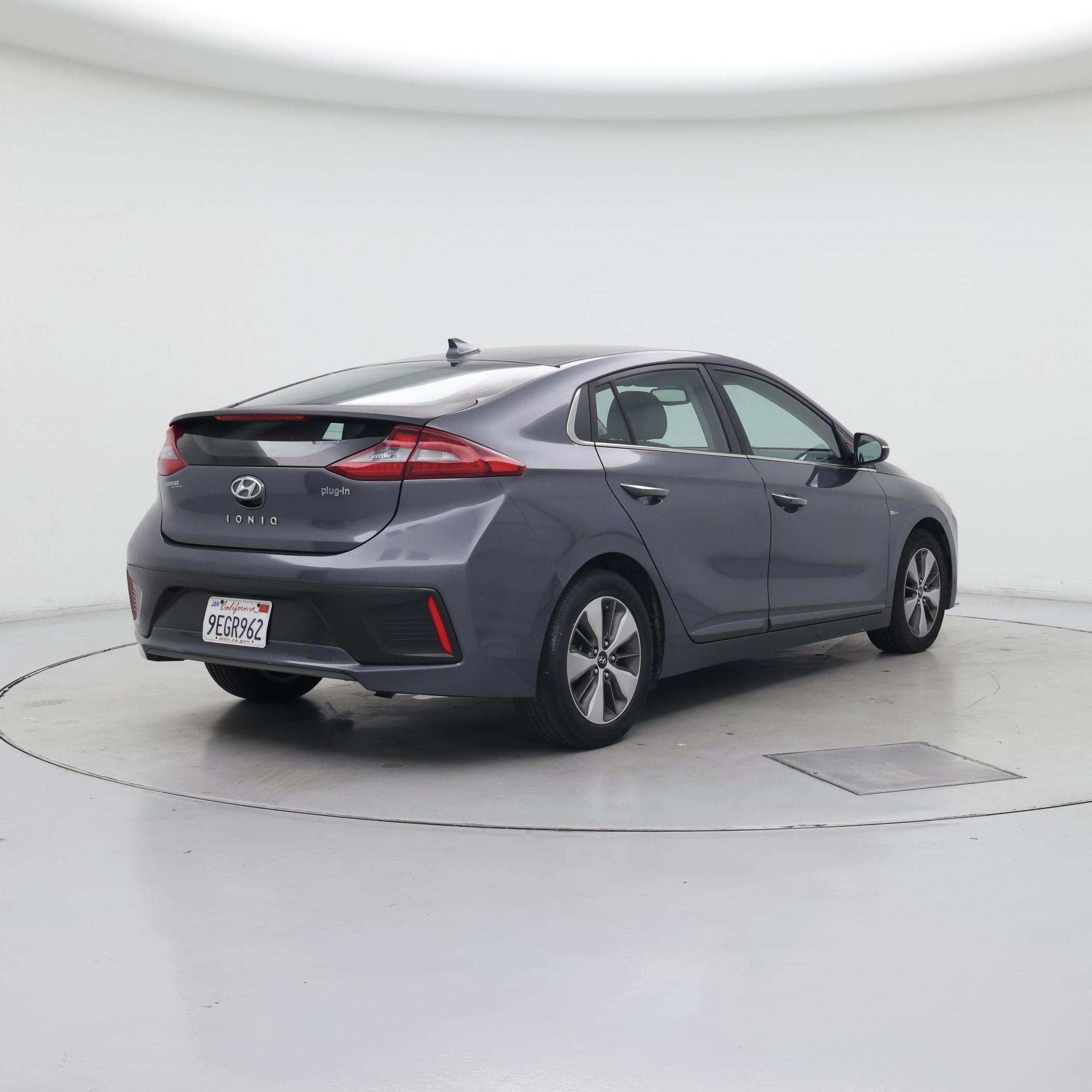 Thumbnail: 2019 Hyundai Ioniq - 8