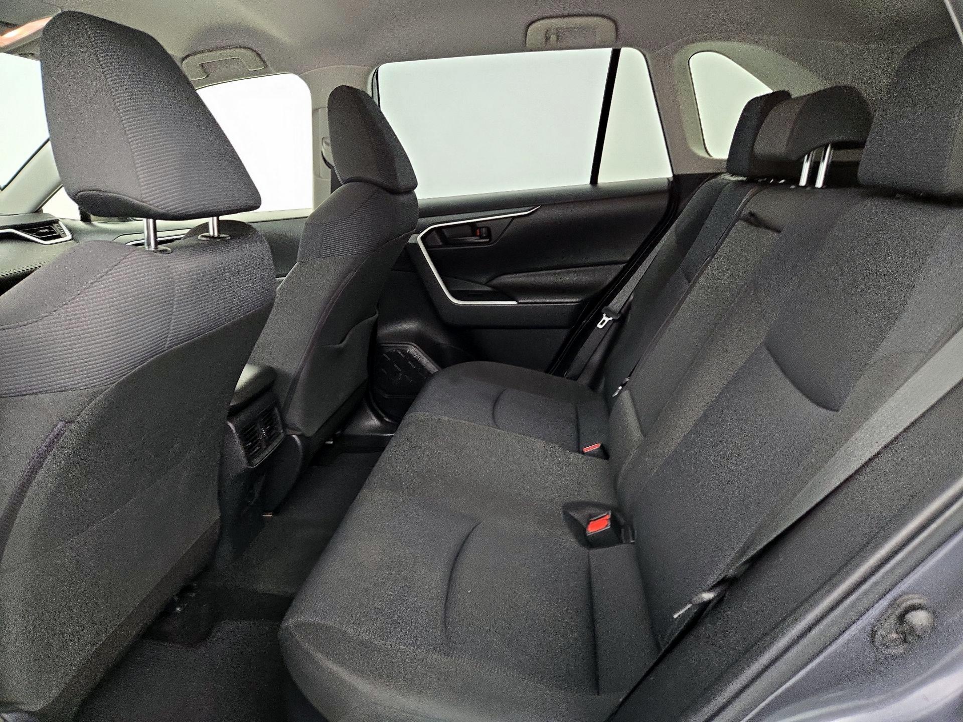 Thumbnail: 2019 Toyota RAV4 - 19
