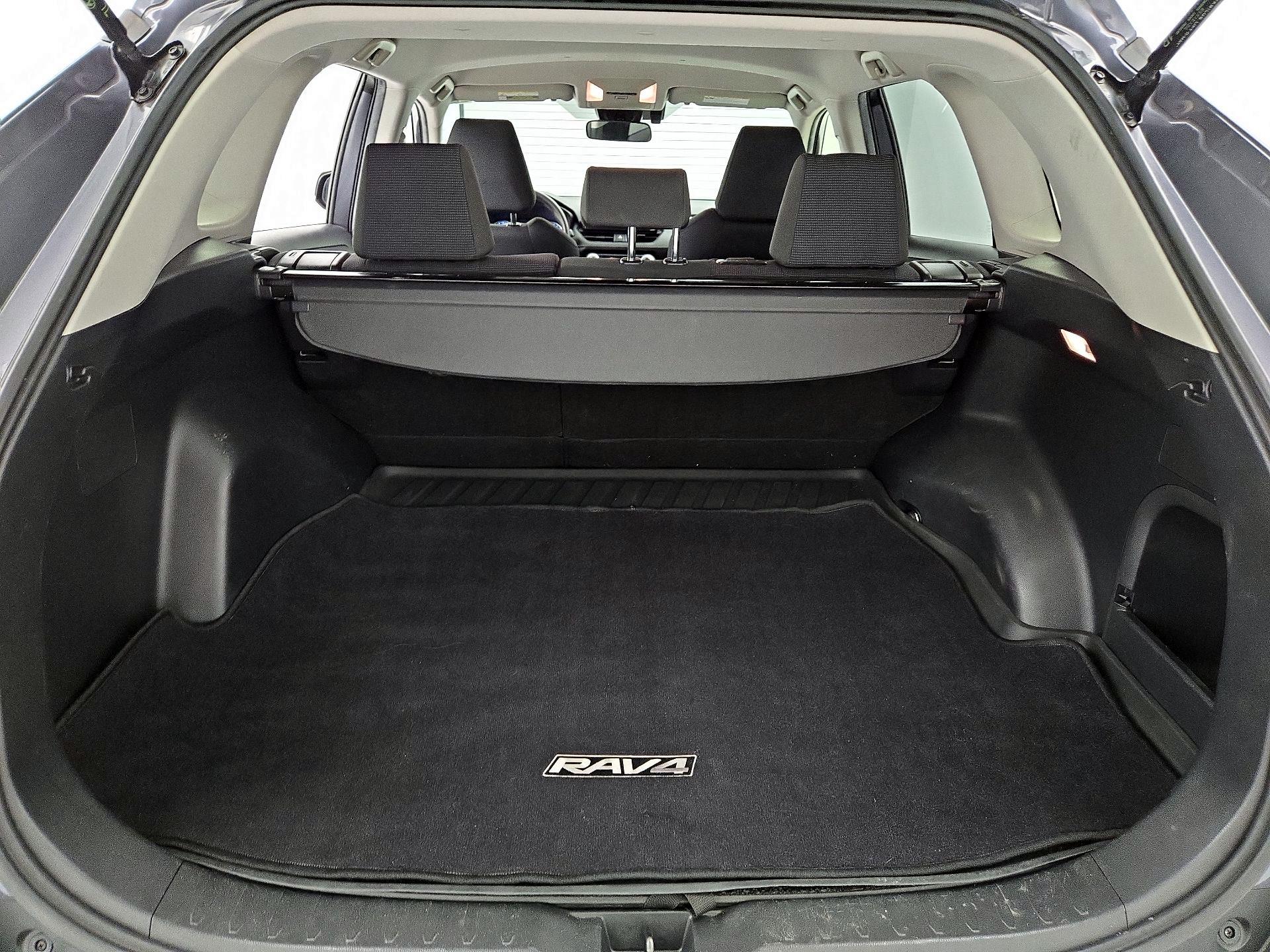 Thumbnail: 2019 Toyota RAV4 - 20