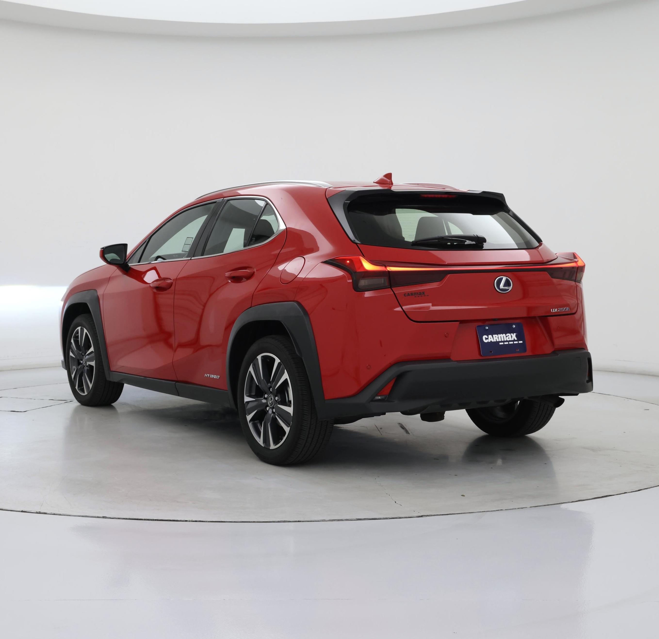 Thumbnail: 2021 Lexus UX - 2