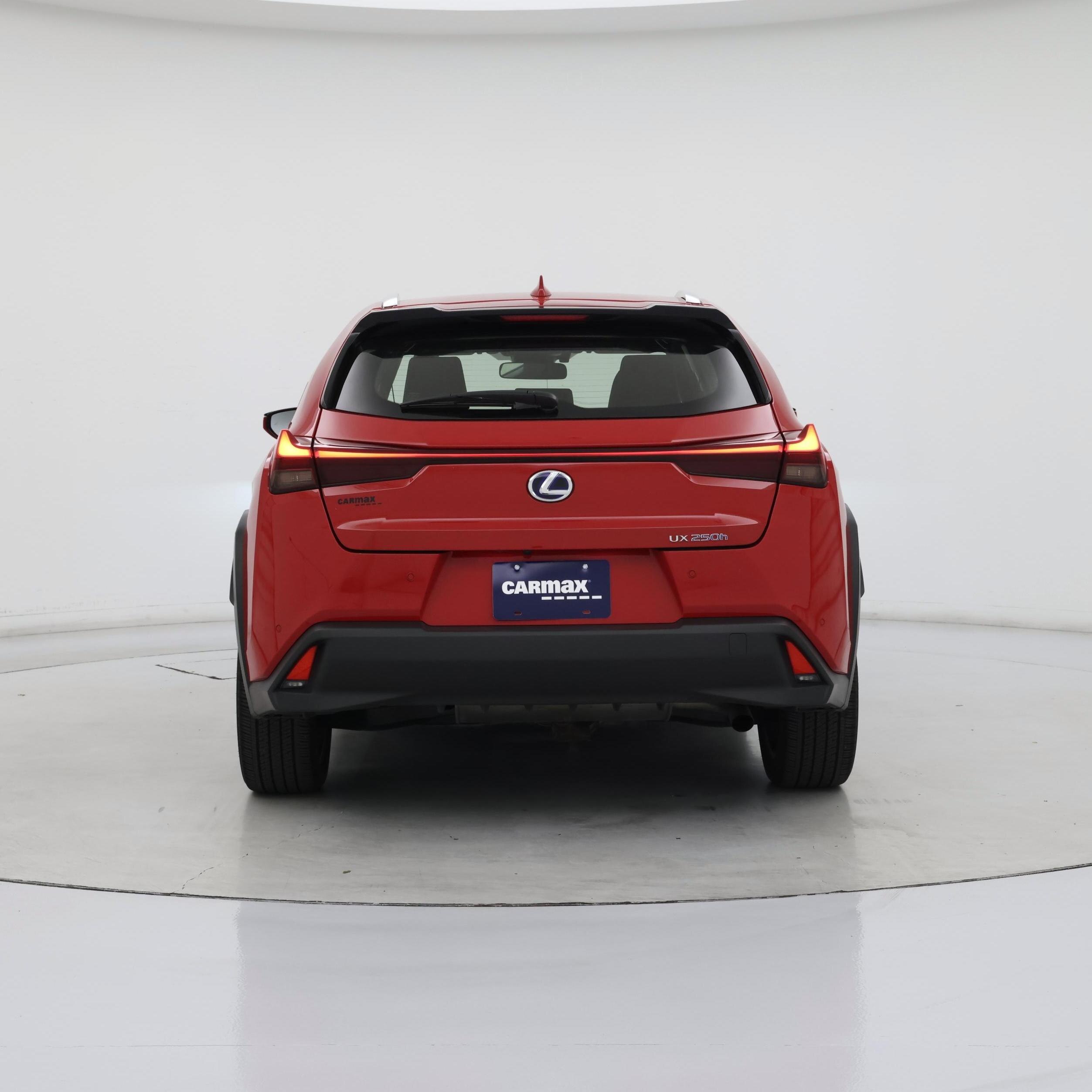 Thumbnail: 2021 Lexus UX - 6
